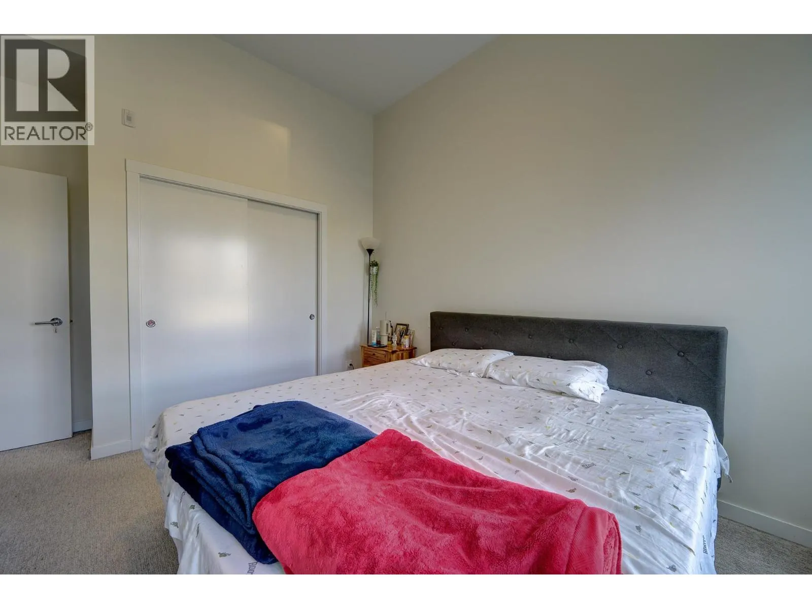 1880 HUGH ALLAN Drive Unit# 115