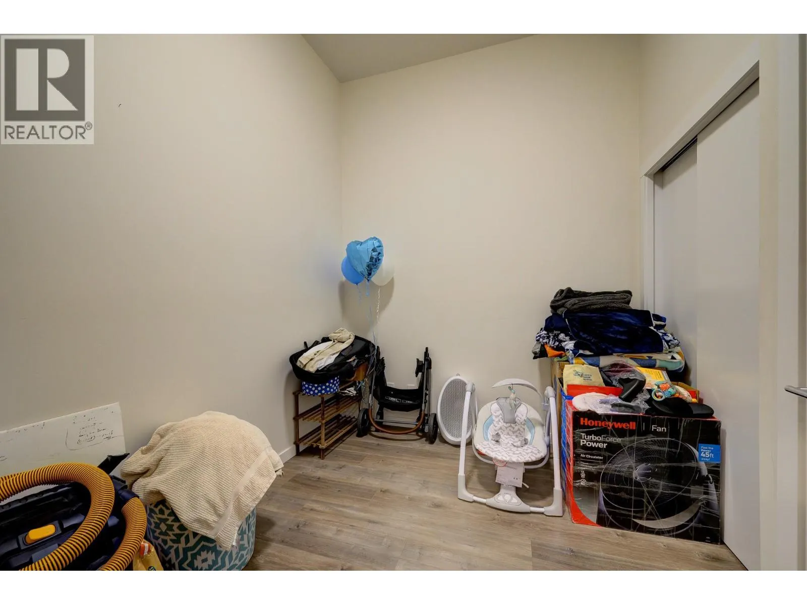 1880 HUGH ALLAN Drive Unit# 115
