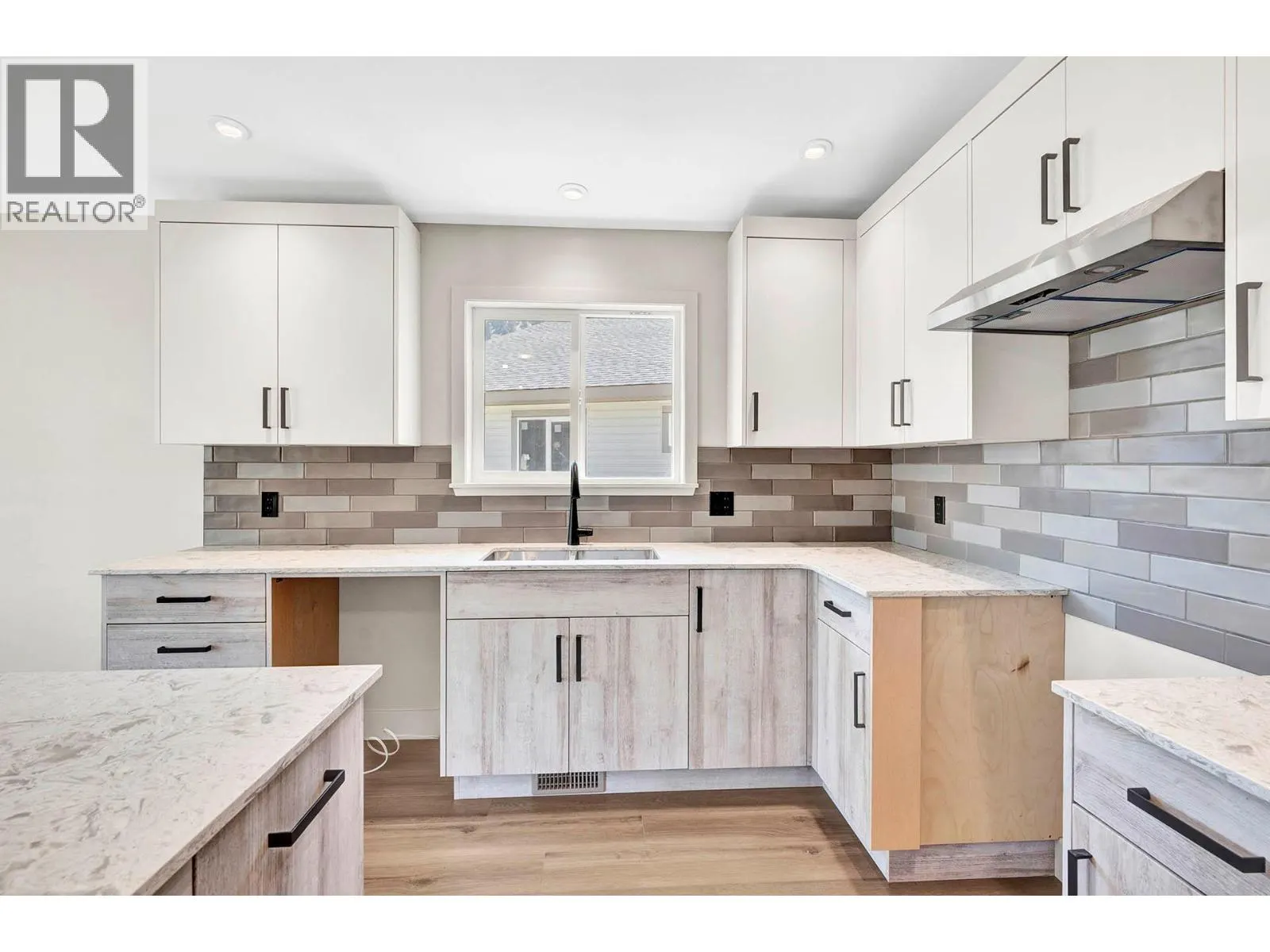 312 ARBUTUS Street Unit# 28