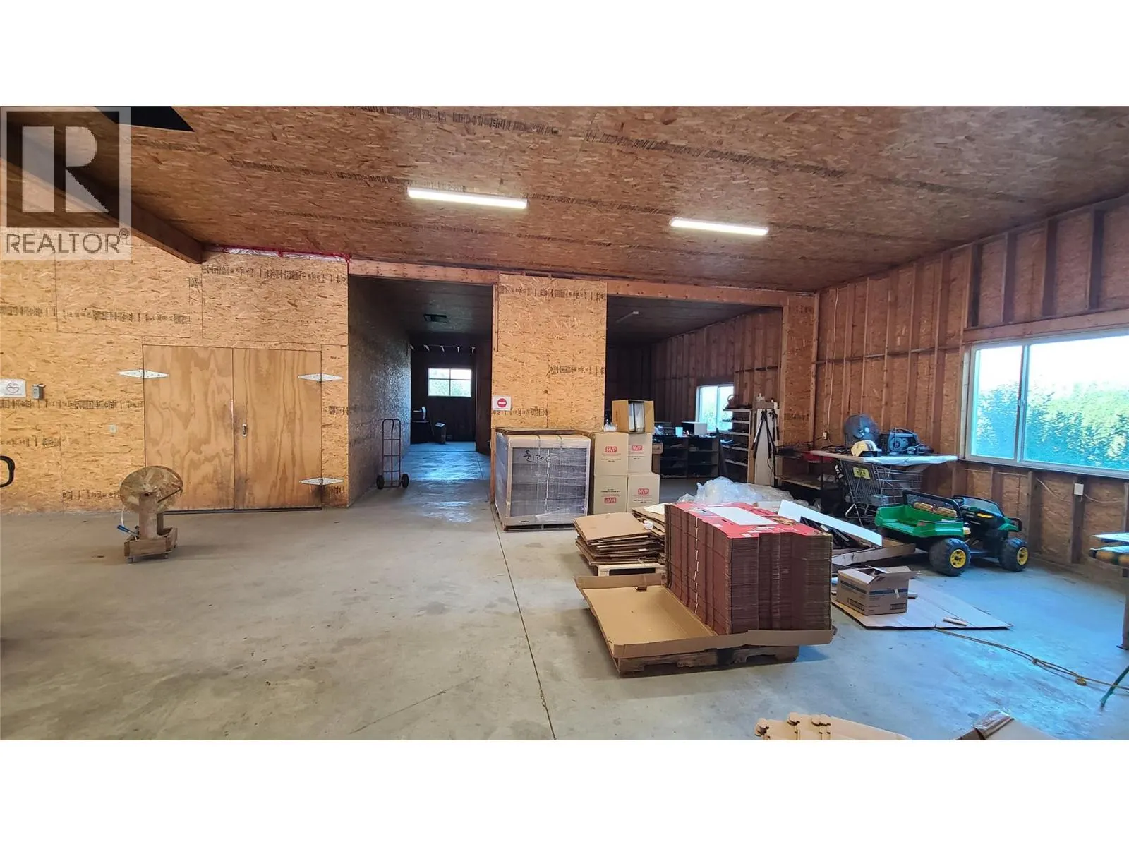 7298 HWY 97 Highway