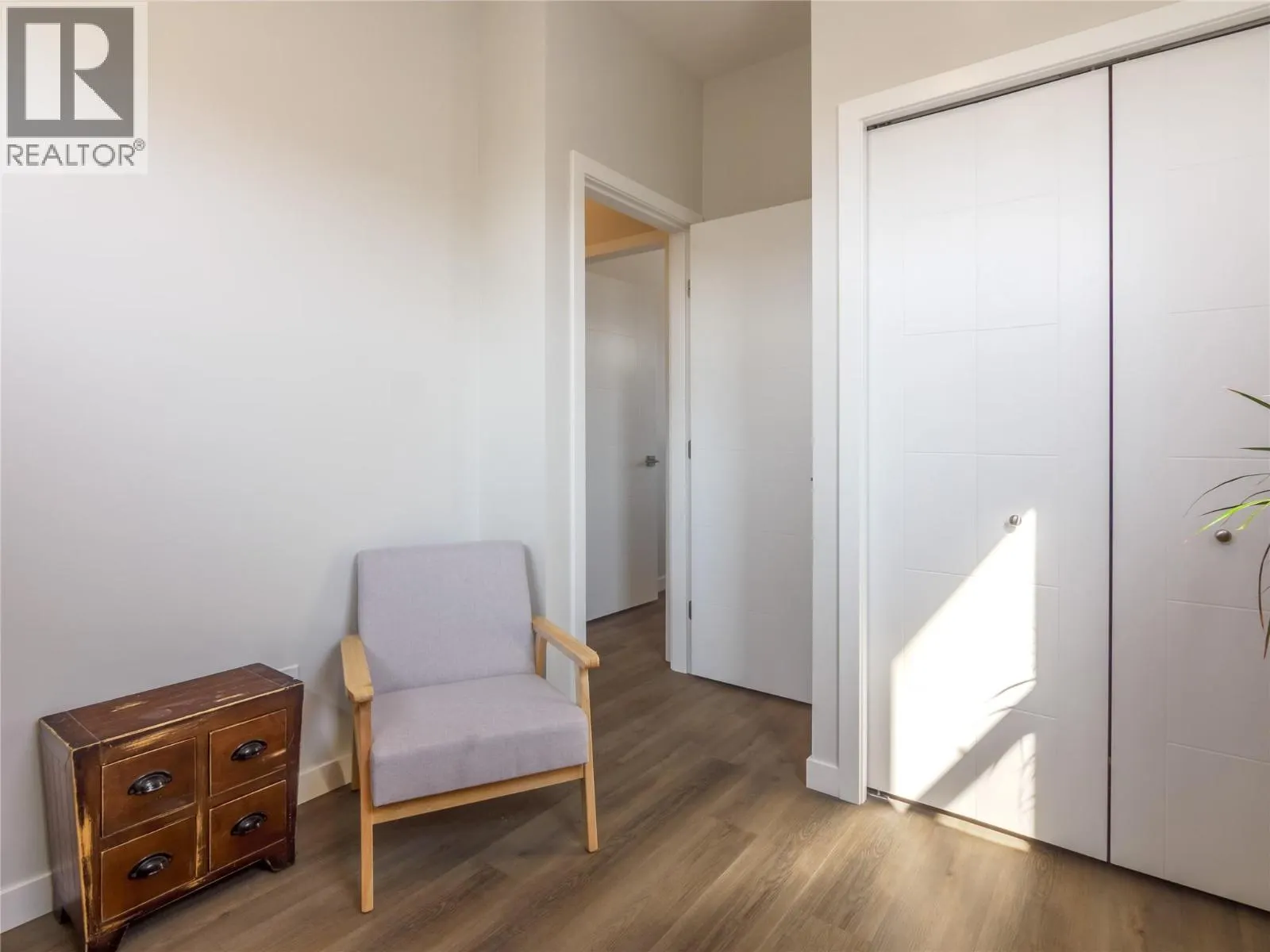 128 Cossar Avenue Unit# 101