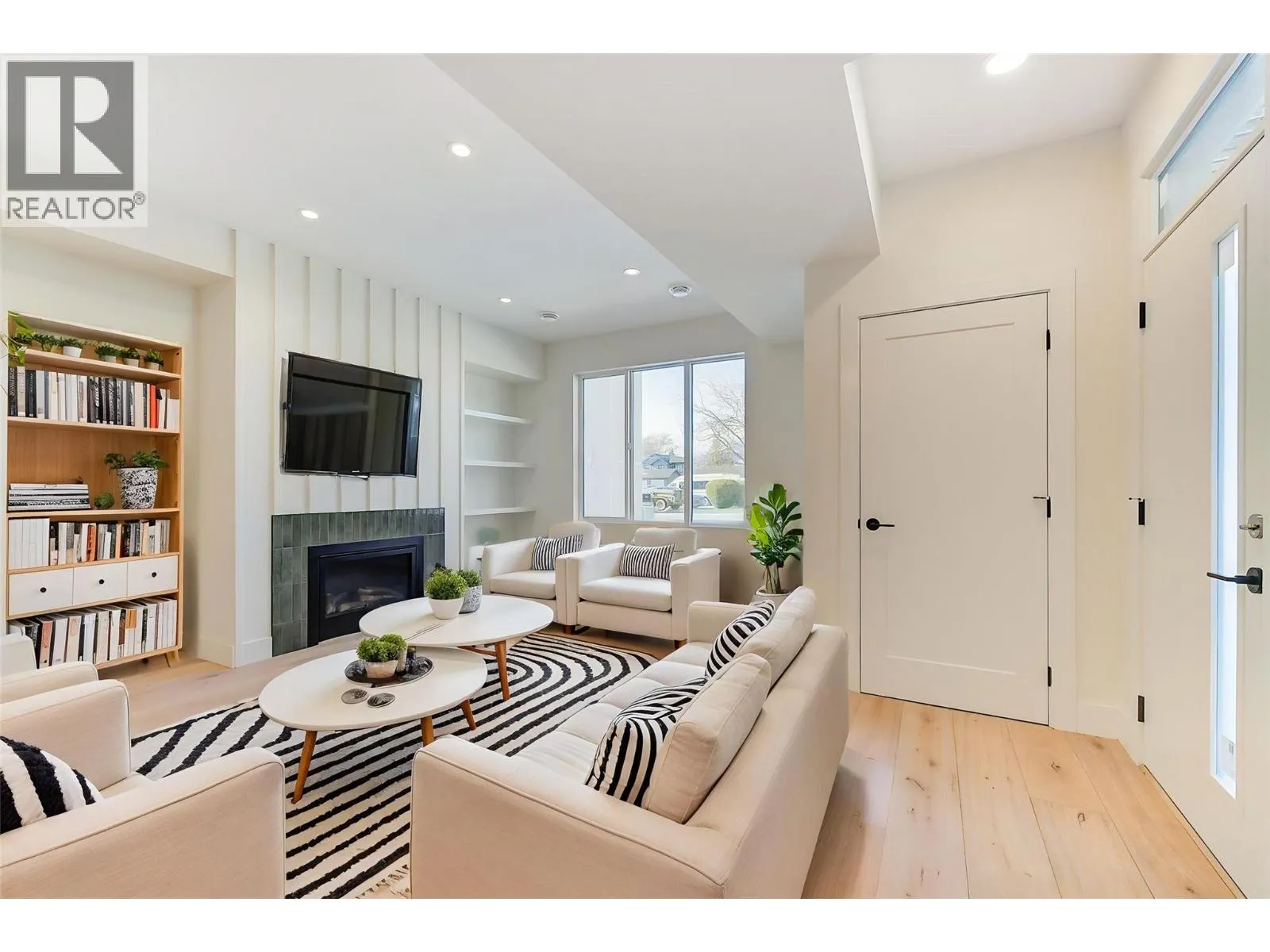 857 Kinnear Court