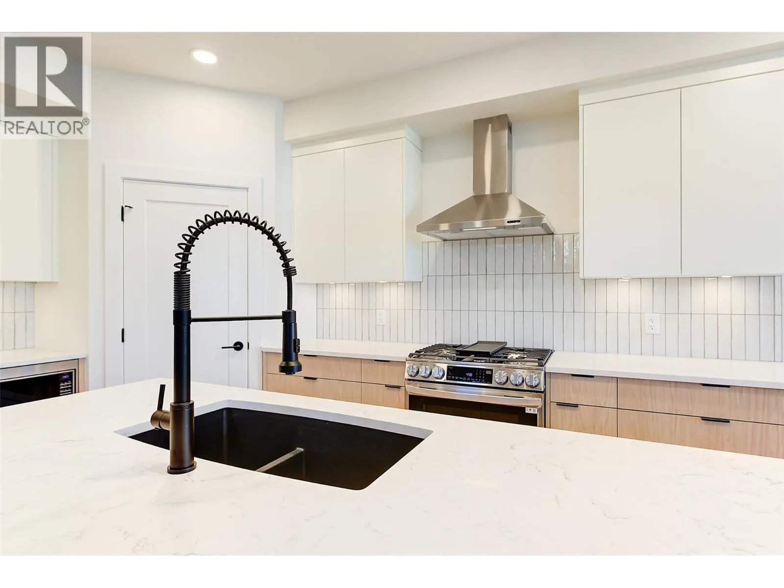 857 Kinnear Court