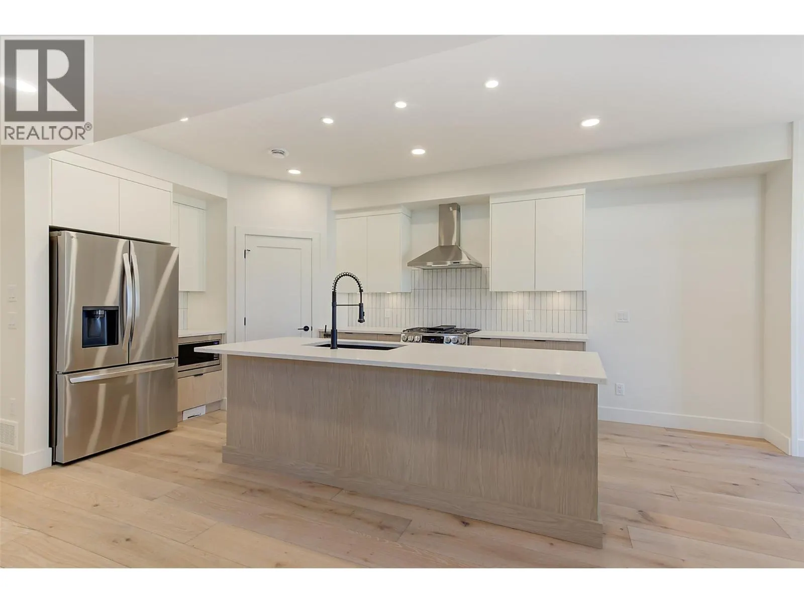 857 Kinnear Court