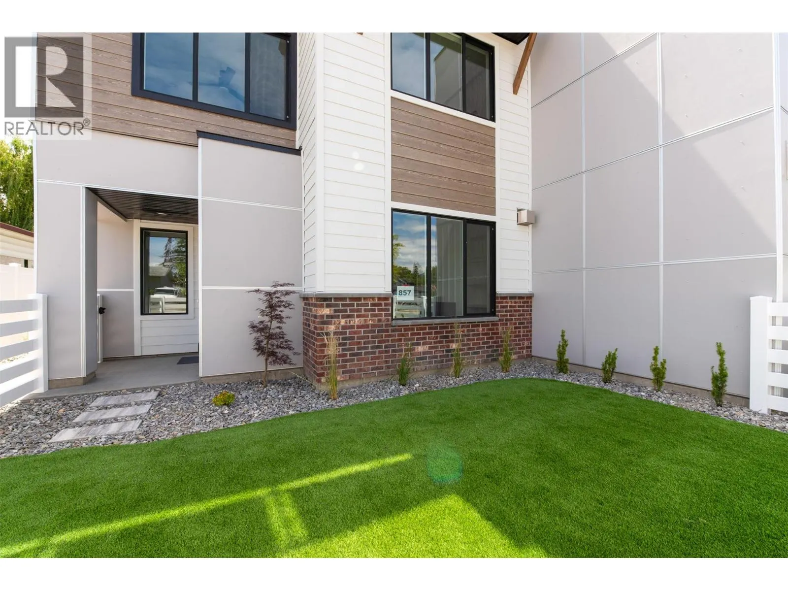 857 Kinnear Court