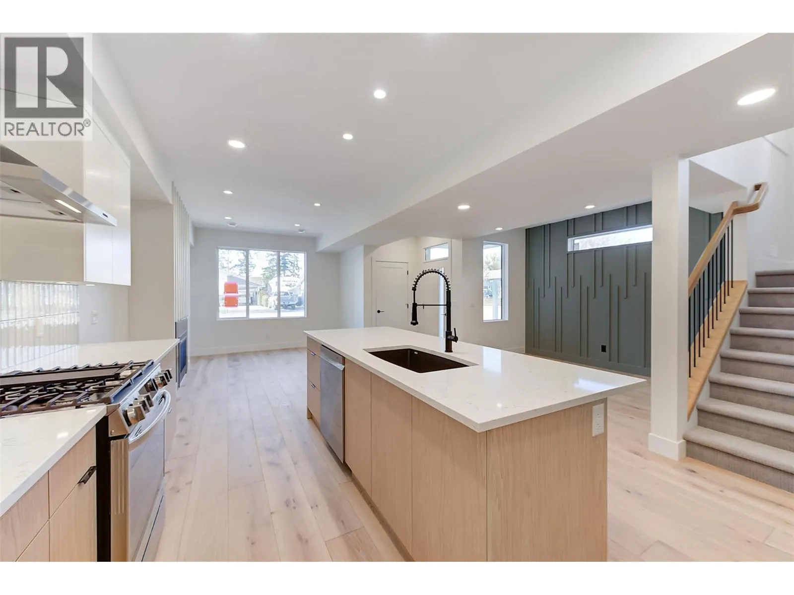 857 Kinnear Court