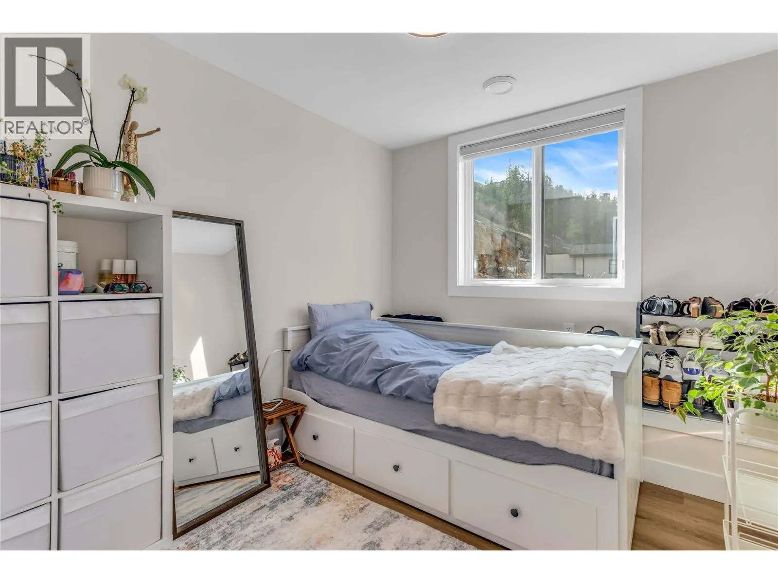 1189 Lone Pine Drive