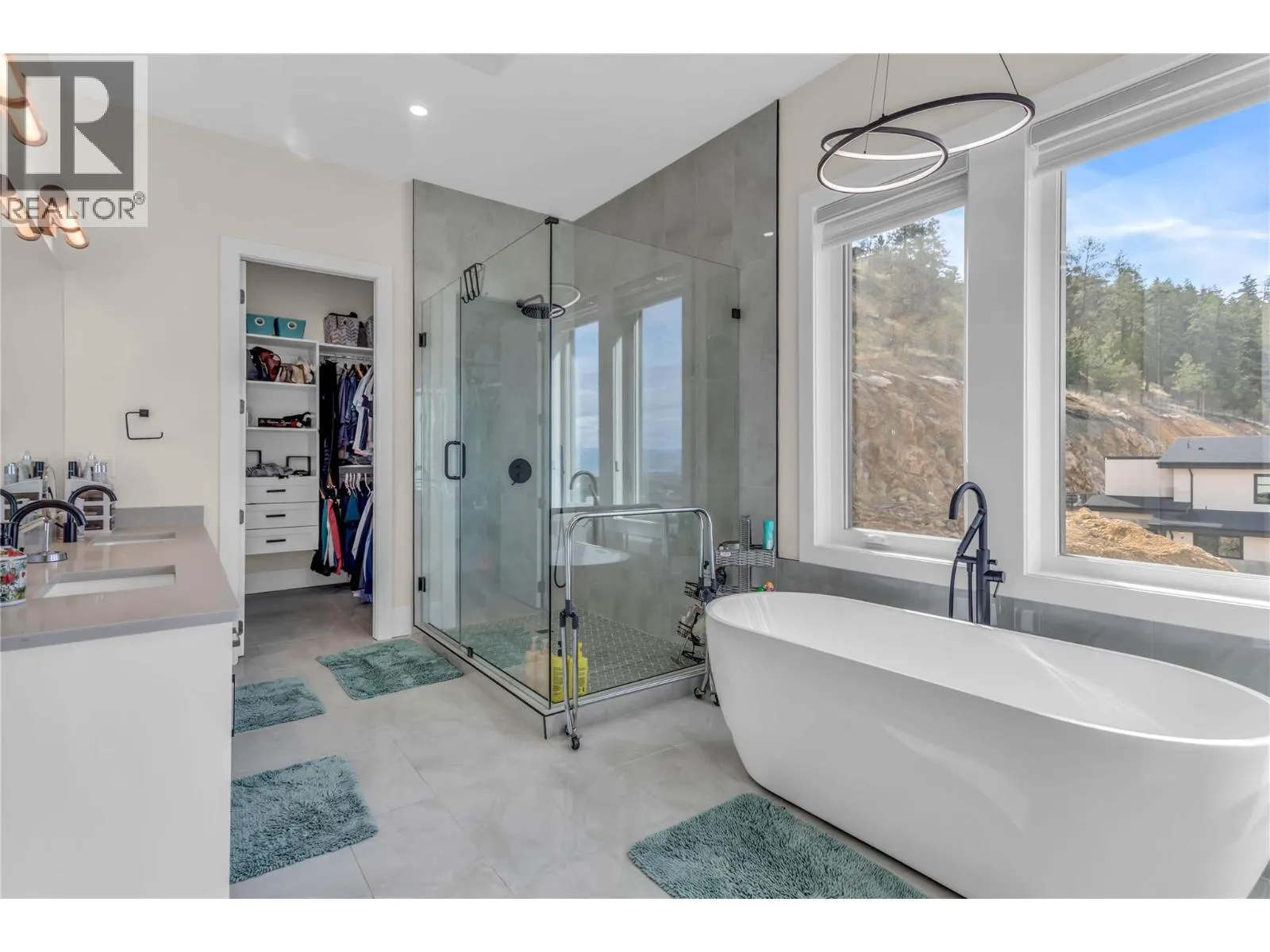 1189 Lone Pine Drive