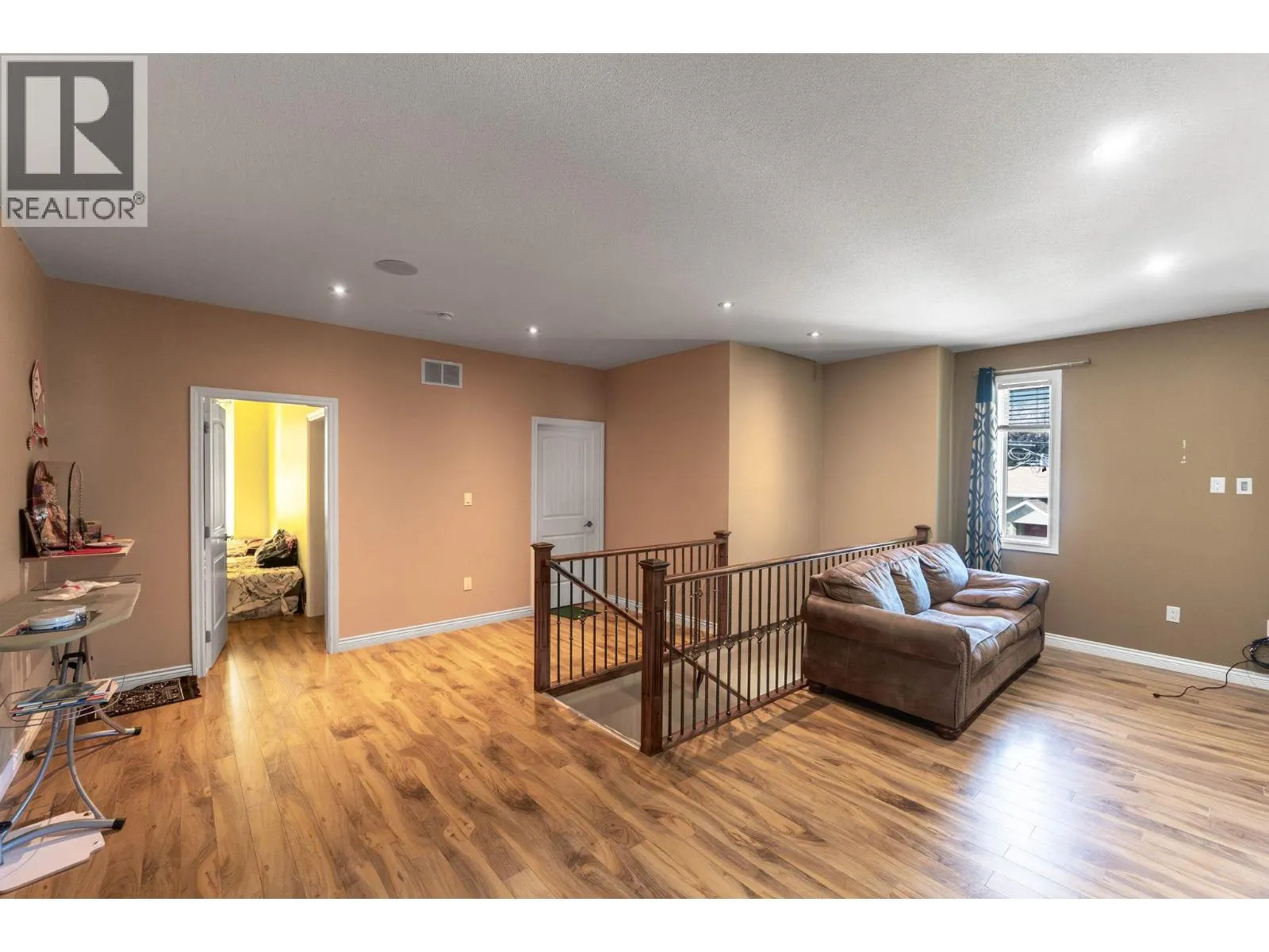 297 WATERFORD Avenue Unit# 102