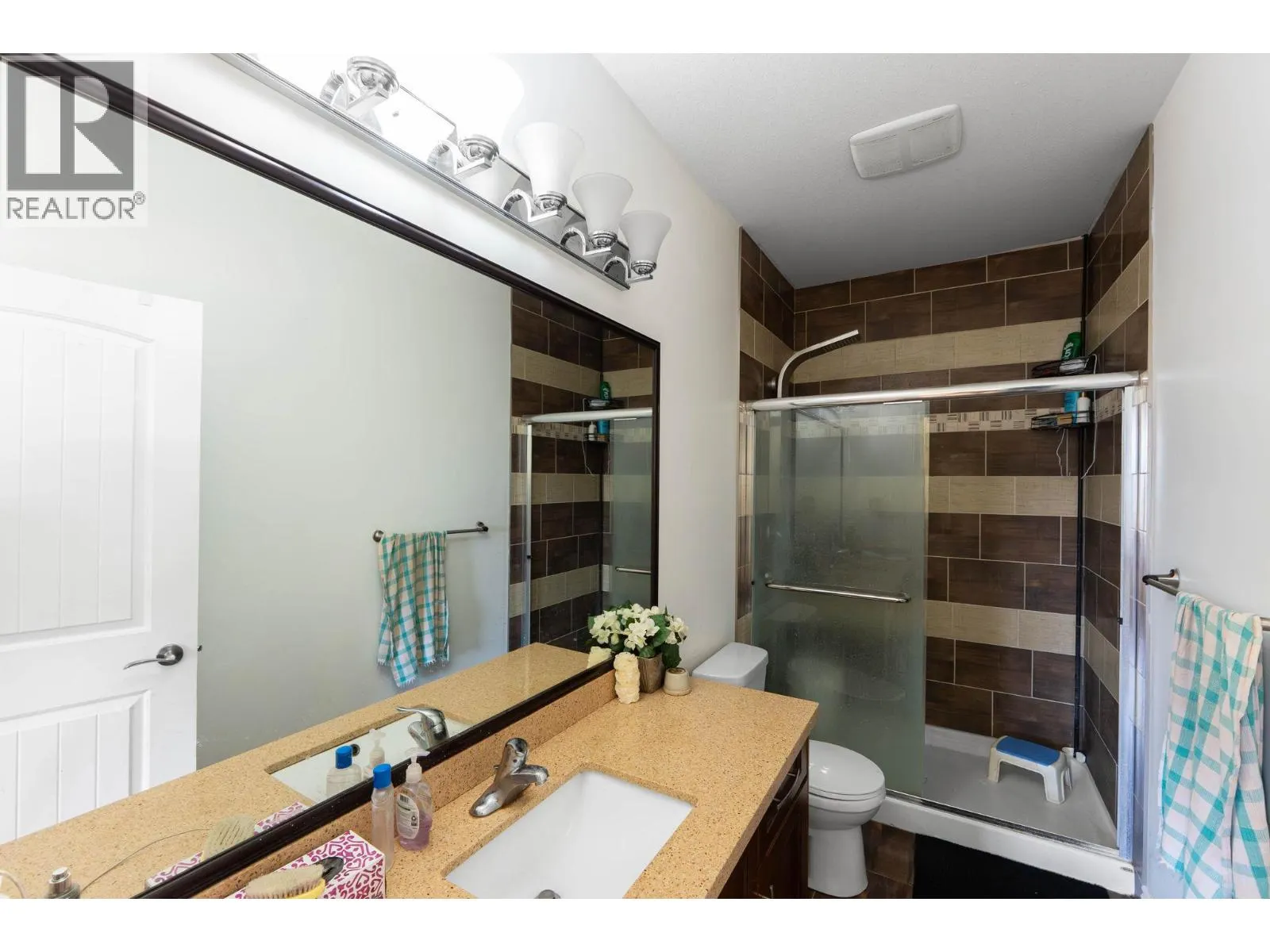 297 WATERFORD Avenue Unit# 102