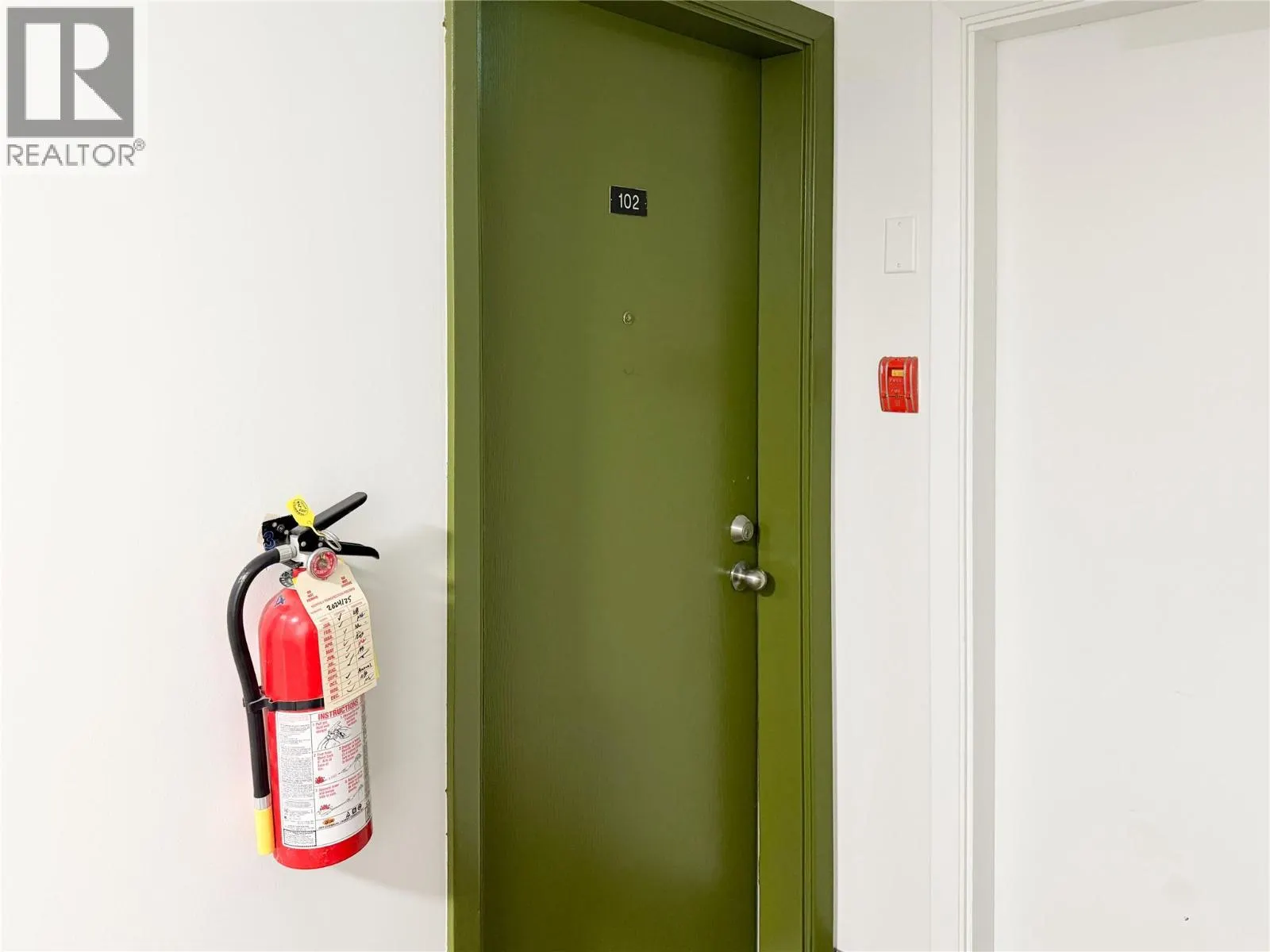 751 Grandview Terrace Unit# 102