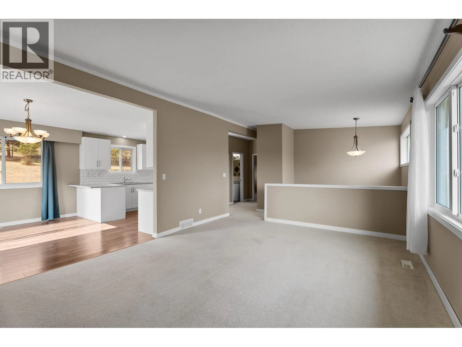 1365 CLEARVIEW Drive
