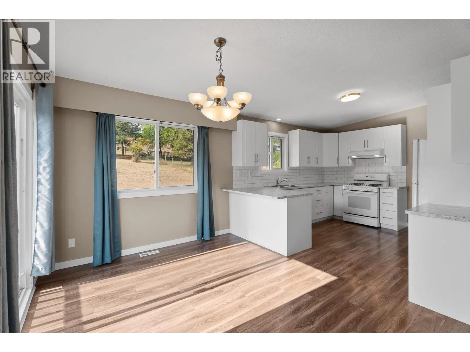 1365 CLEARVIEW Drive