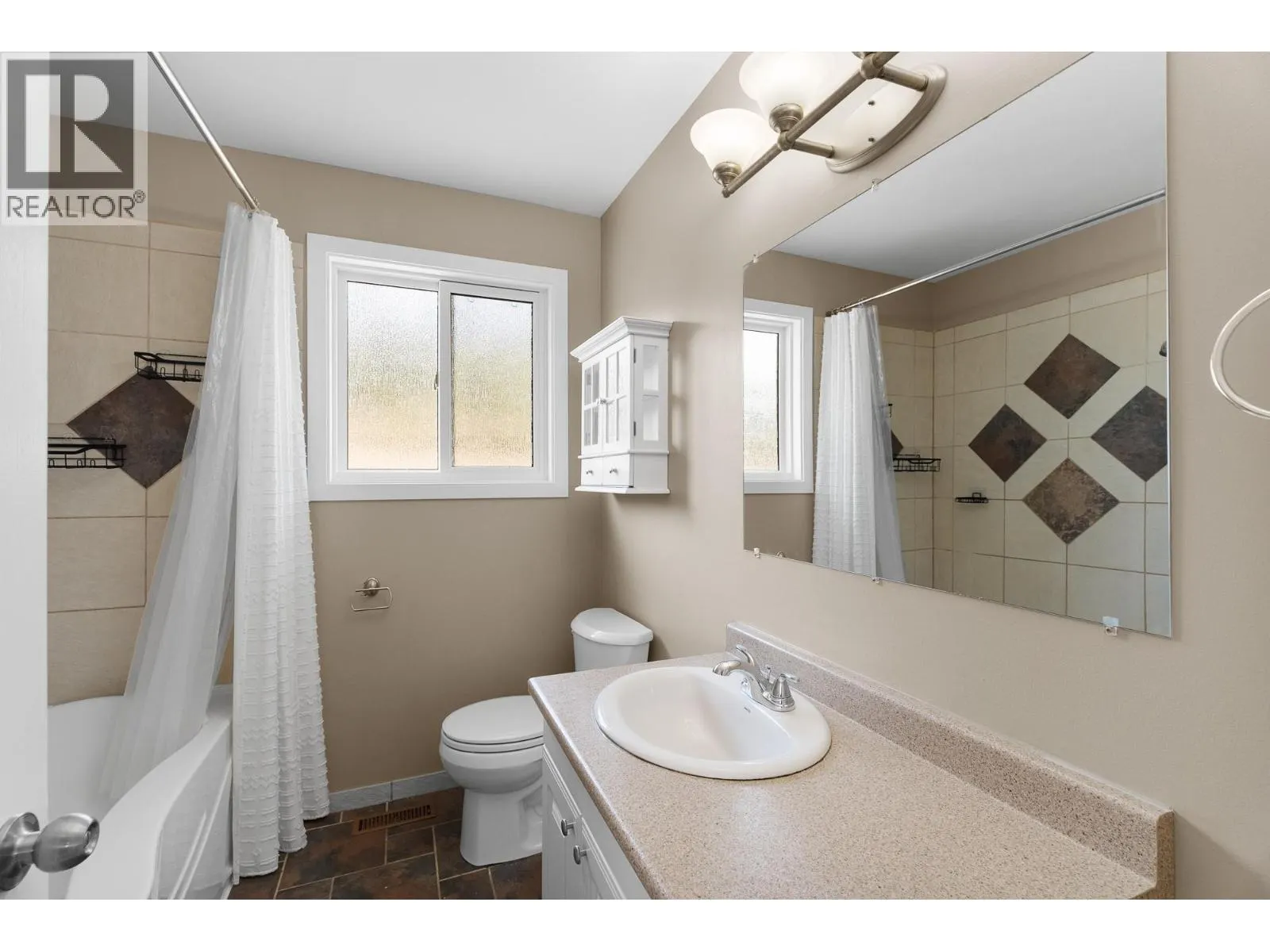 1365 CLEARVIEW Drive