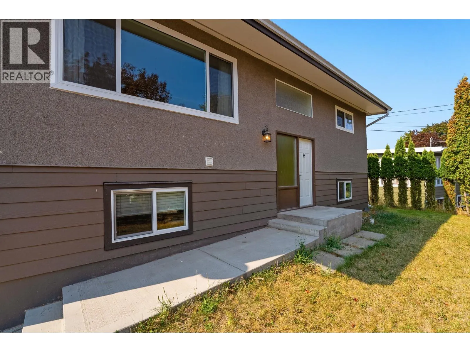 1365 CLEARVIEW Drive