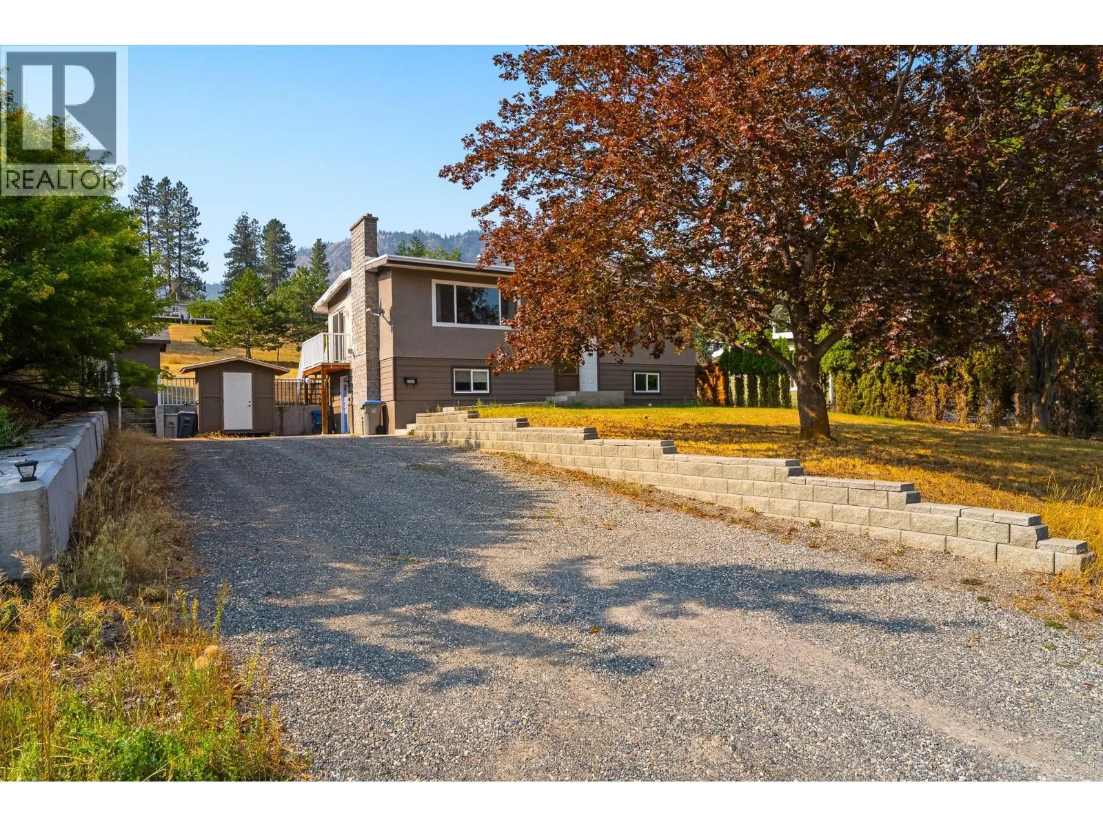 1365 CLEARVIEW Drive