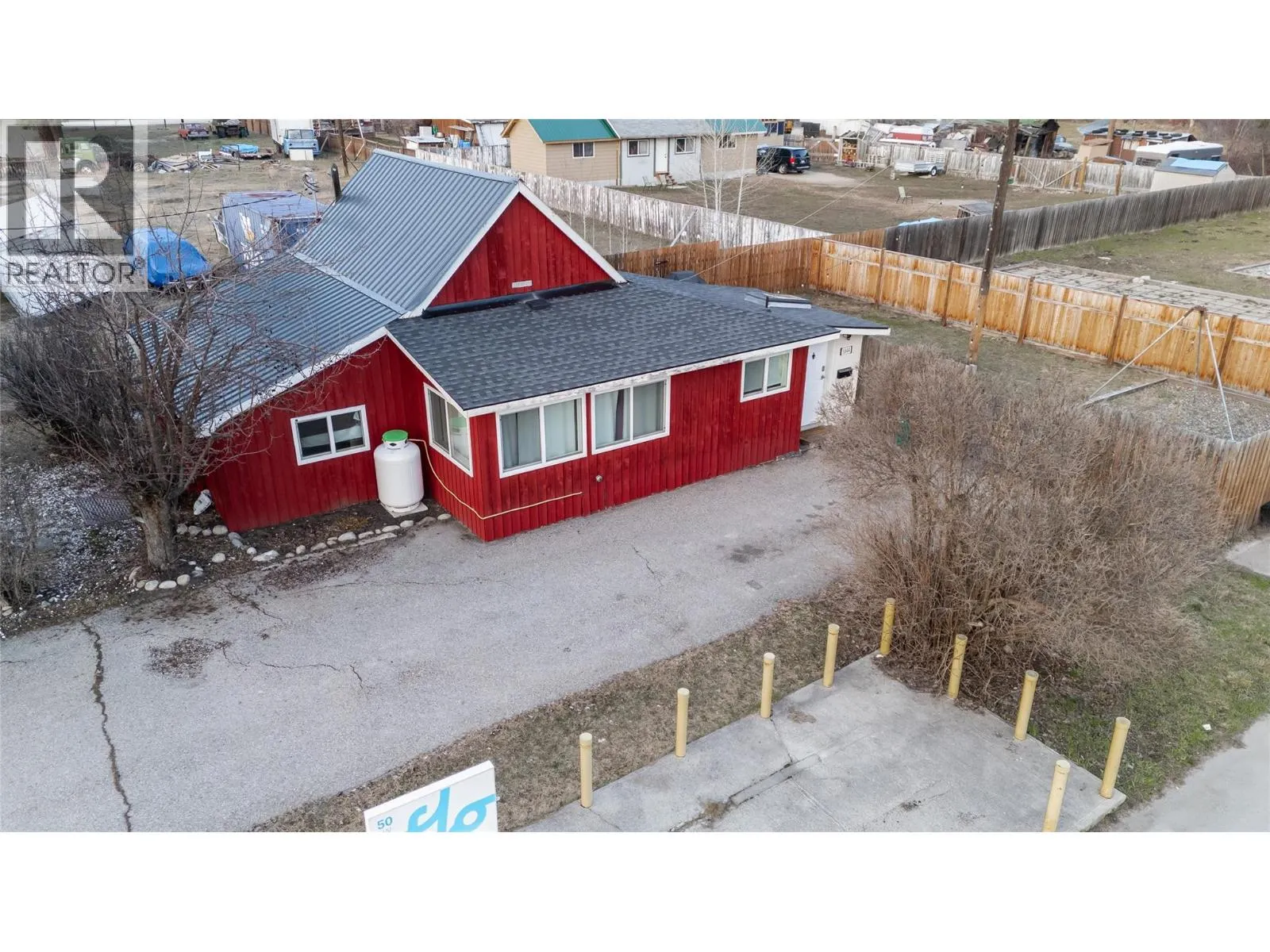 5844 Highway 33