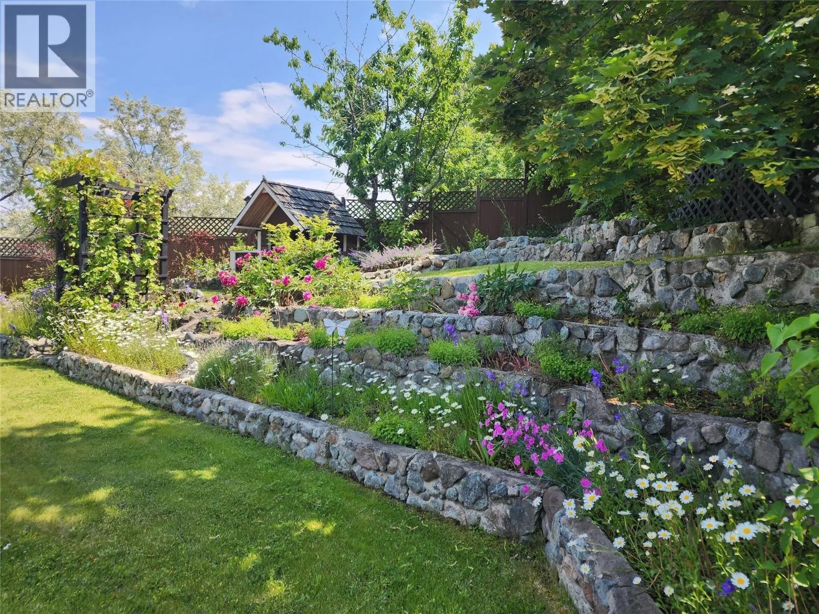 1925 englemann Court