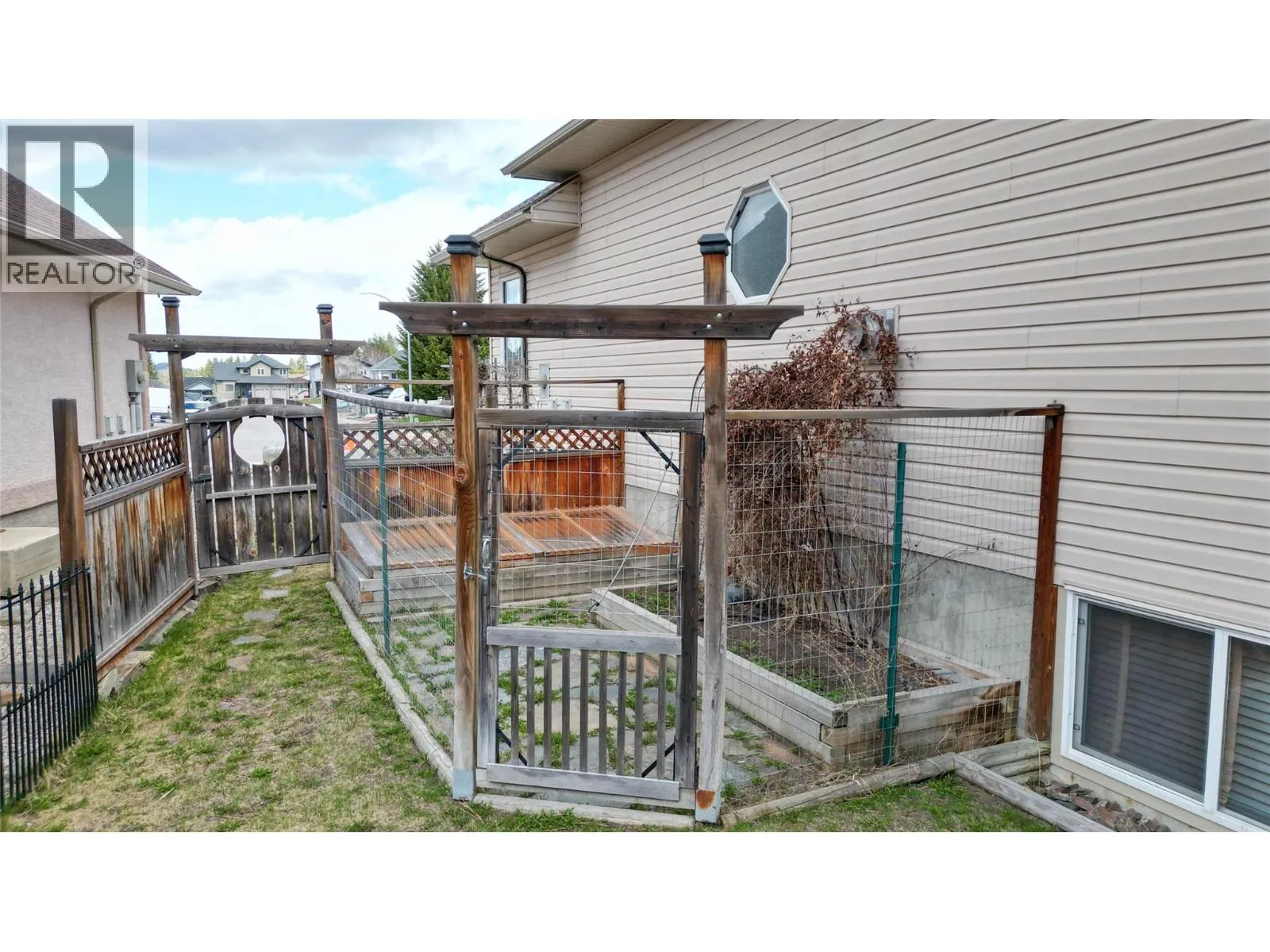 1545 Mt Fisher Crescent