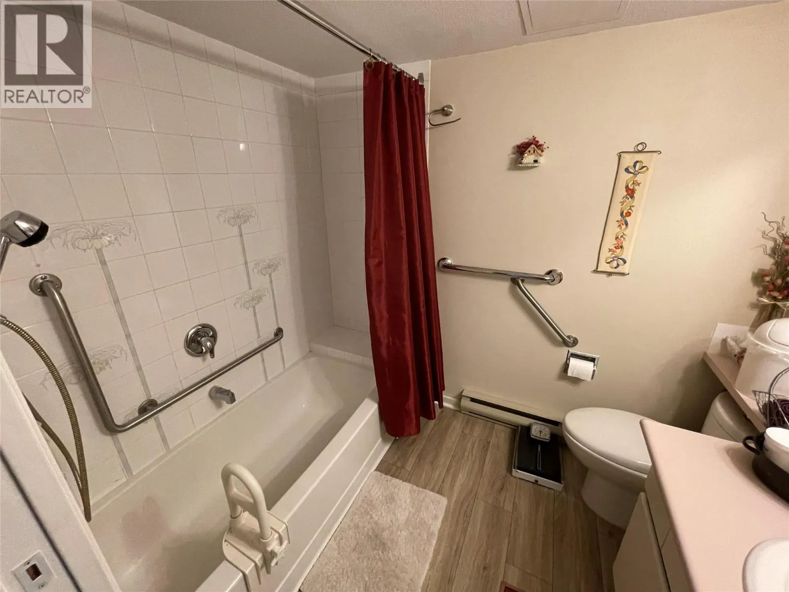 3157 Casorso Road Unit# 204