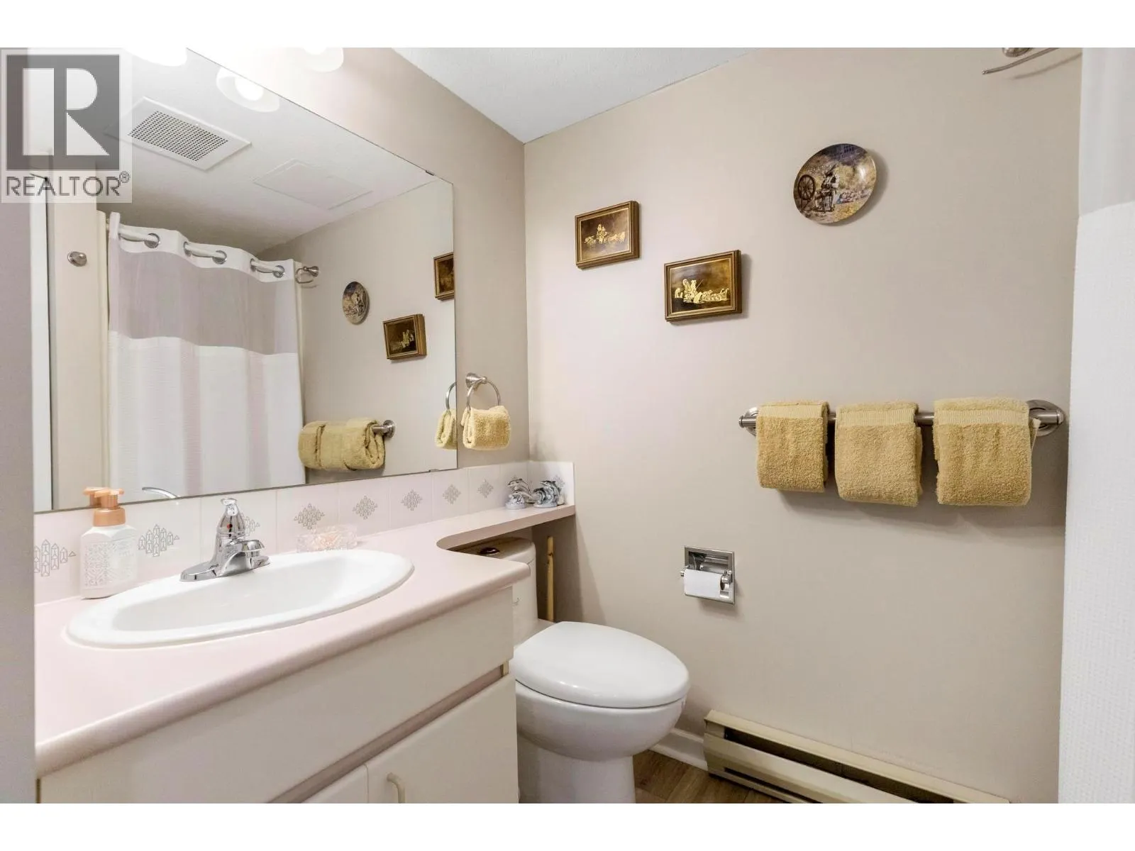3157 Casorso Road Unit# 204