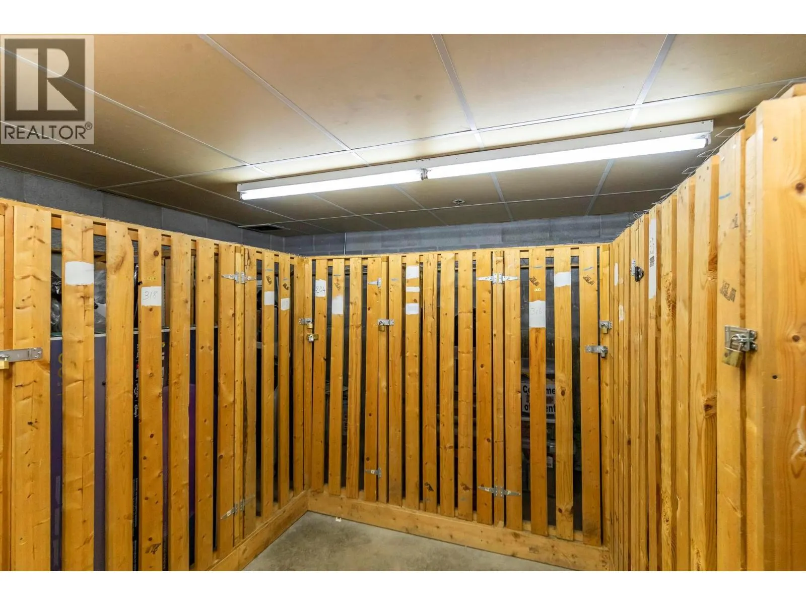 3157 Casorso Road Unit# 204