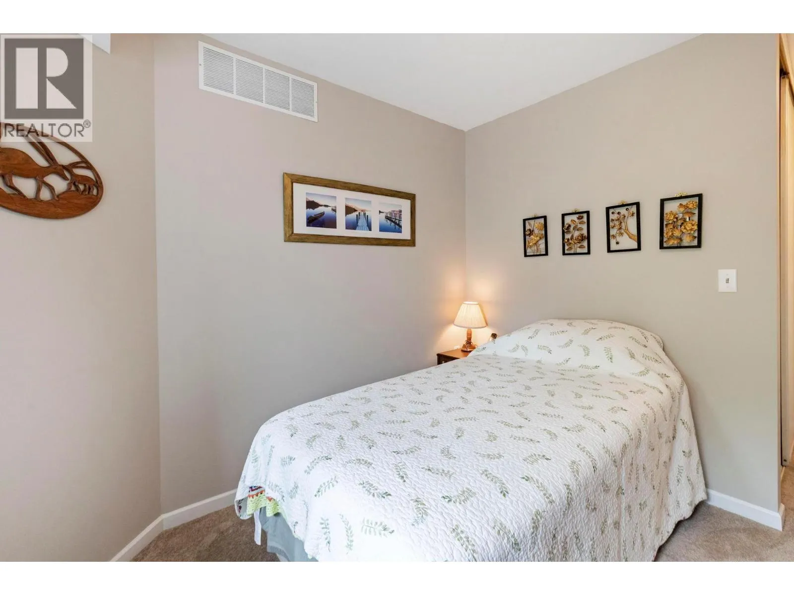 3157 Casorso Road Unit# 204