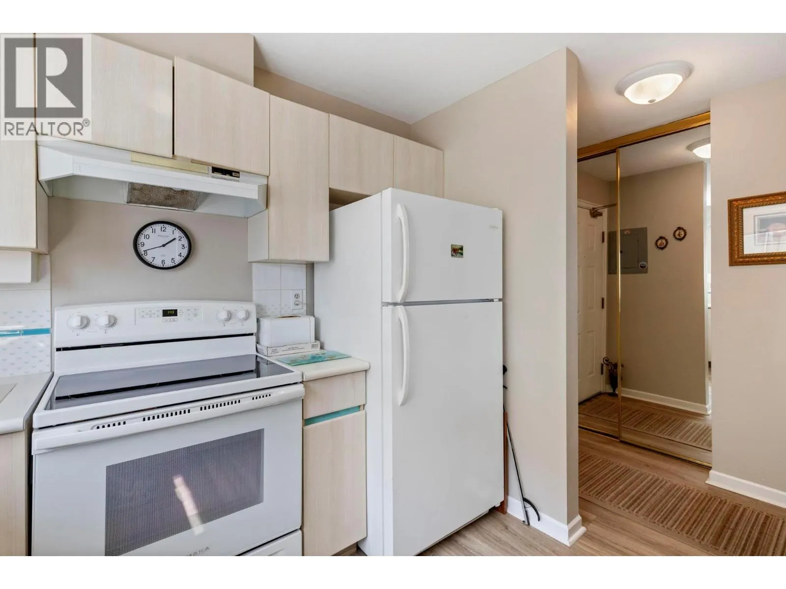 3157 Casorso Road Unit# 204