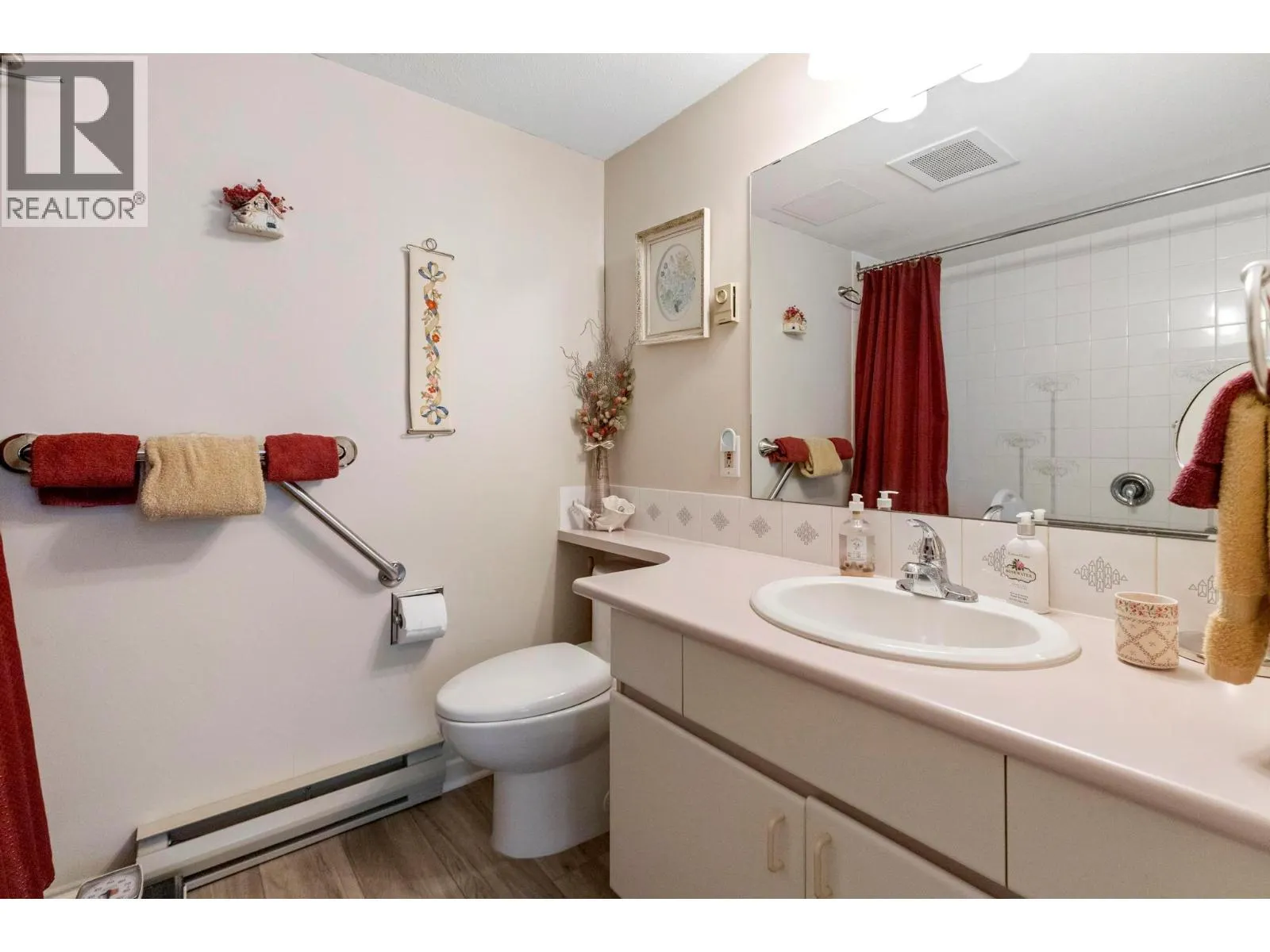 3157 Casorso Road Unit# 204