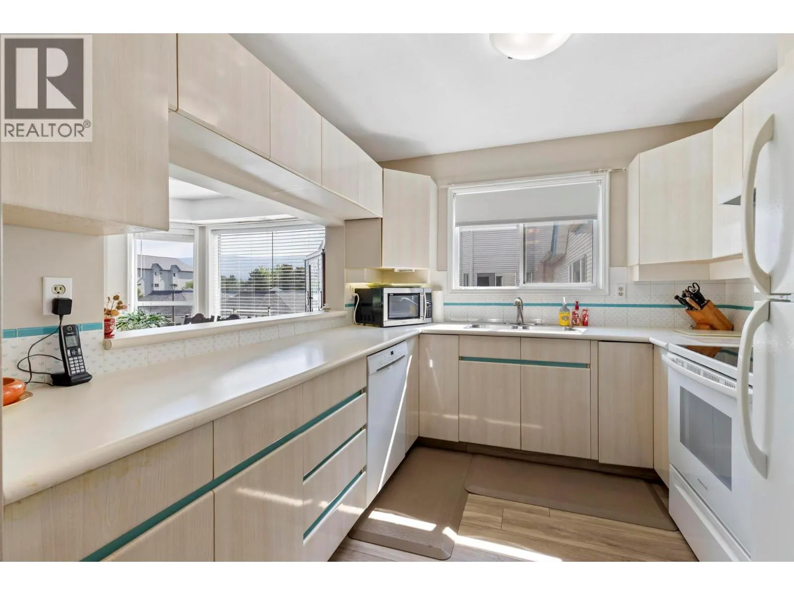 3157 Casorso Road Unit# 204