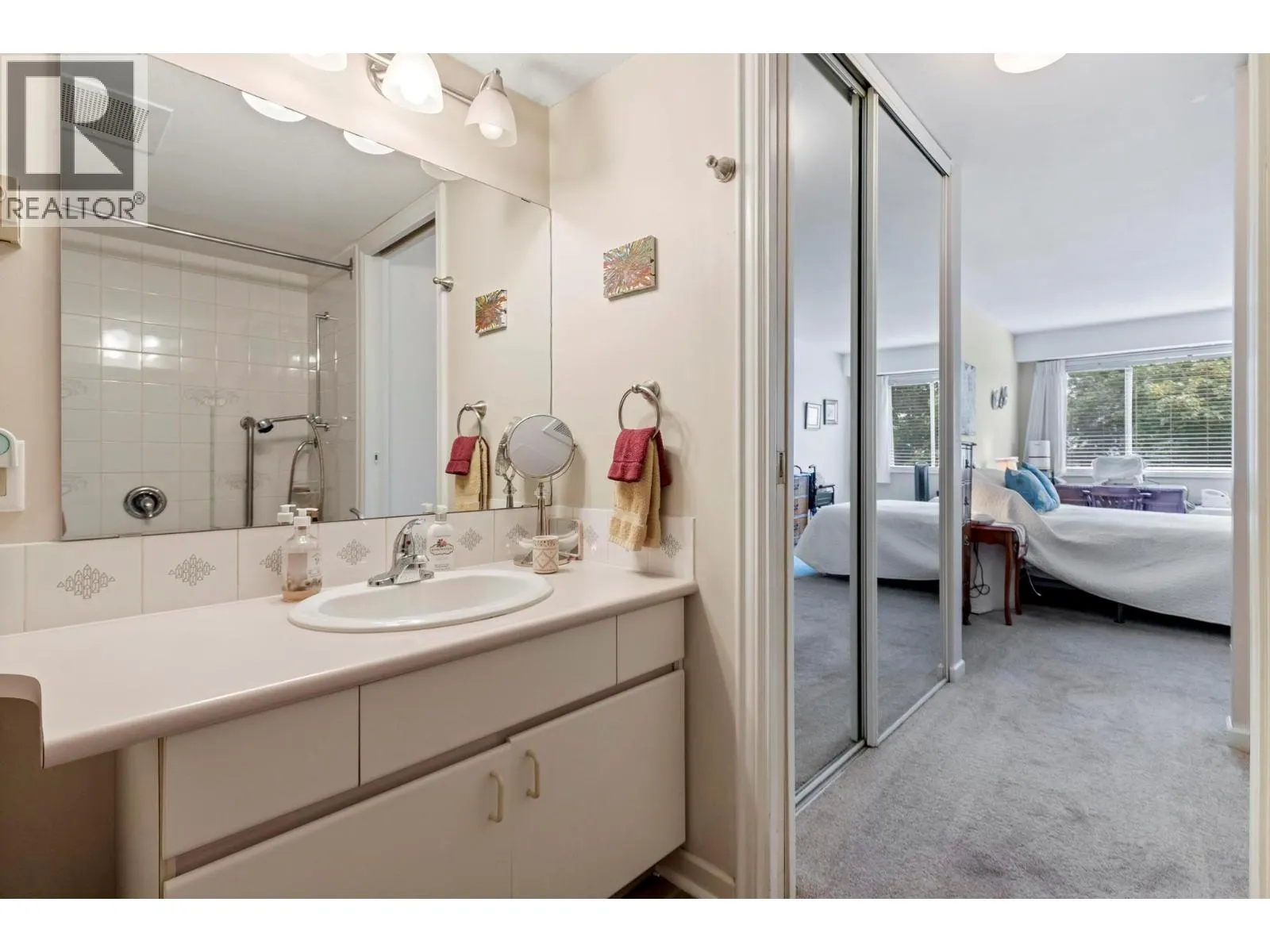 3157 Casorso Road Unit# 204
