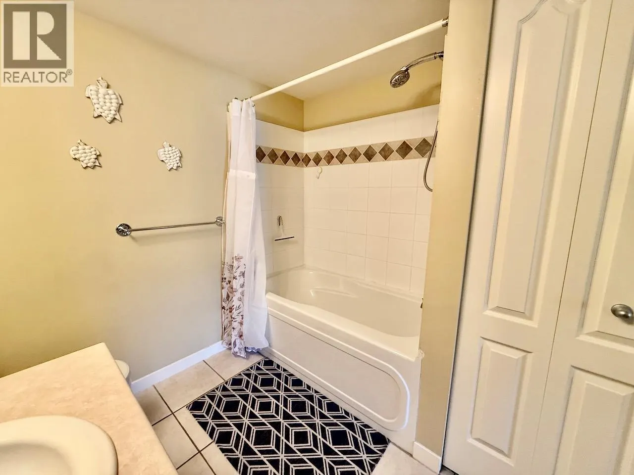 7600 COTTONWOOD Drive Unit# 406