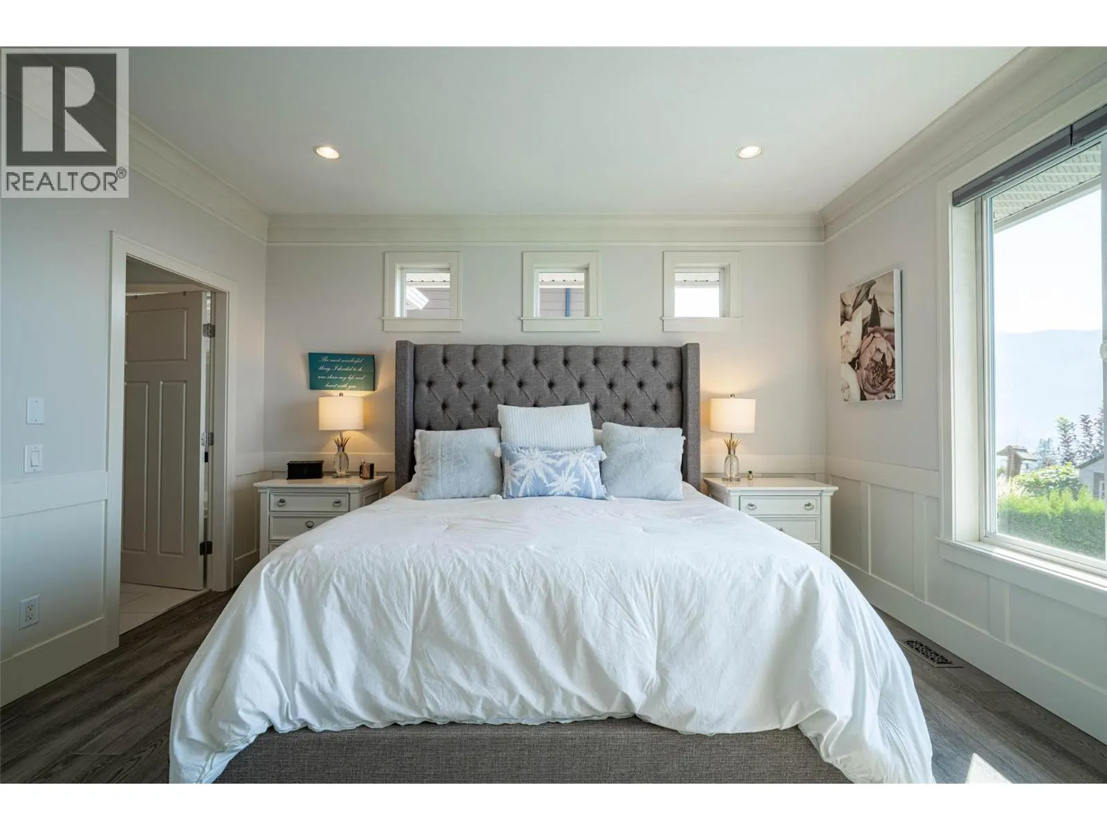 6905 Foothills Drive