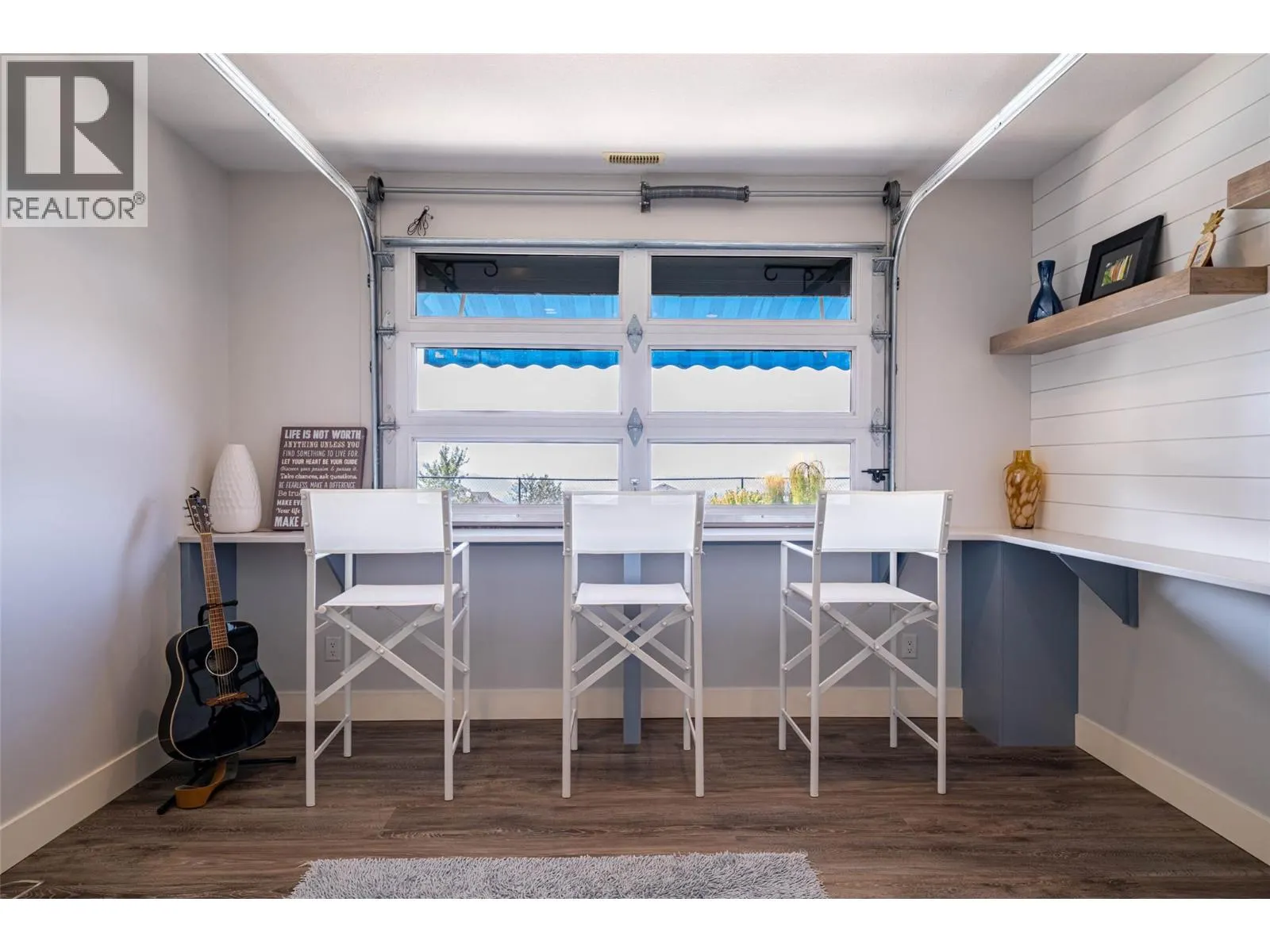 6905 Foothills Drive