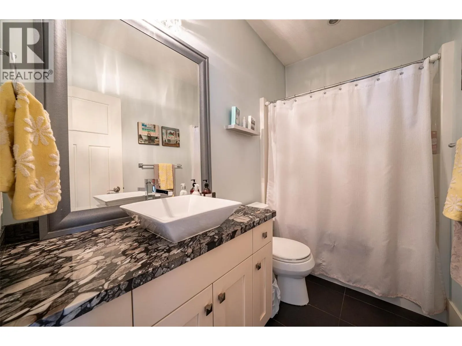 6905 Foothills Drive