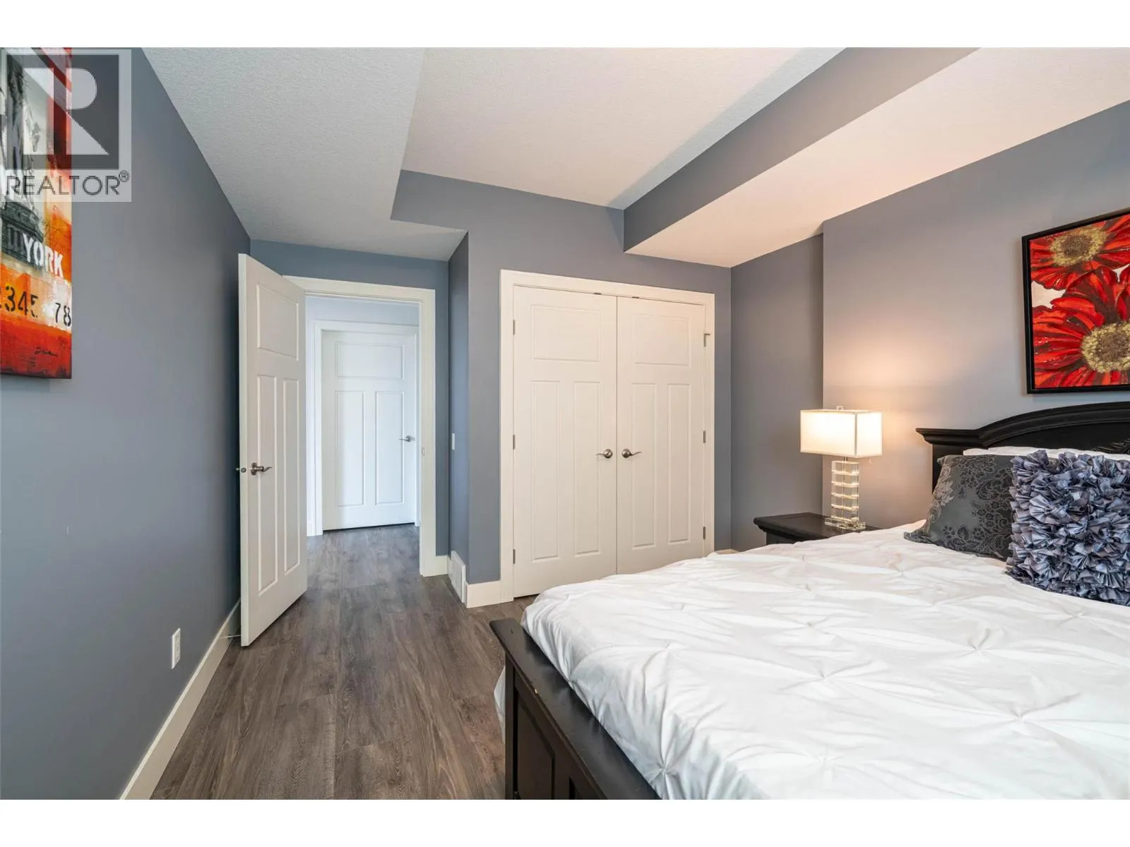 6905 Foothills Drive