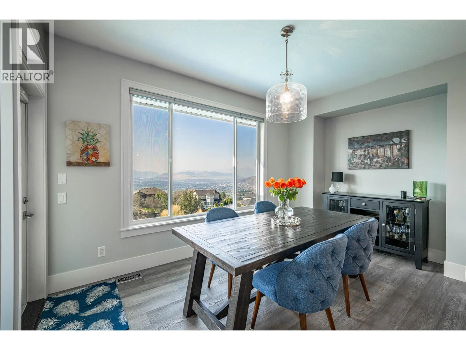 6905 Foothills Drive