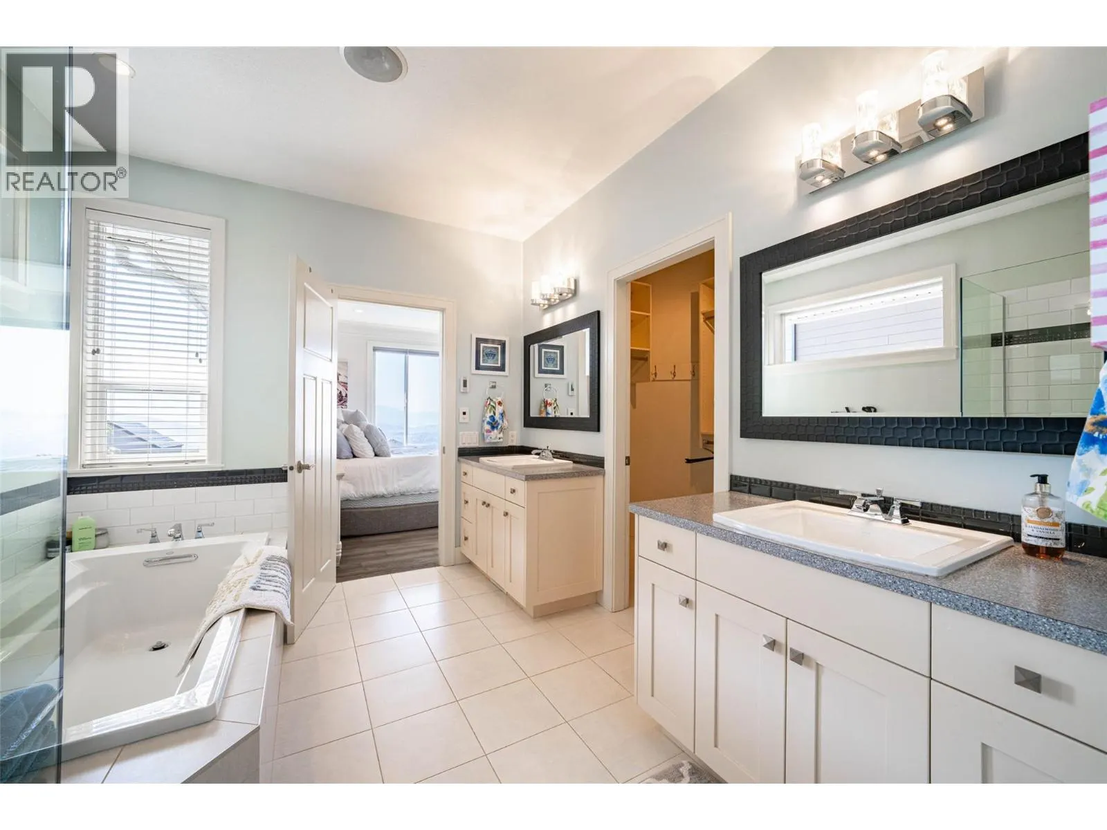 6905 Foothills Drive