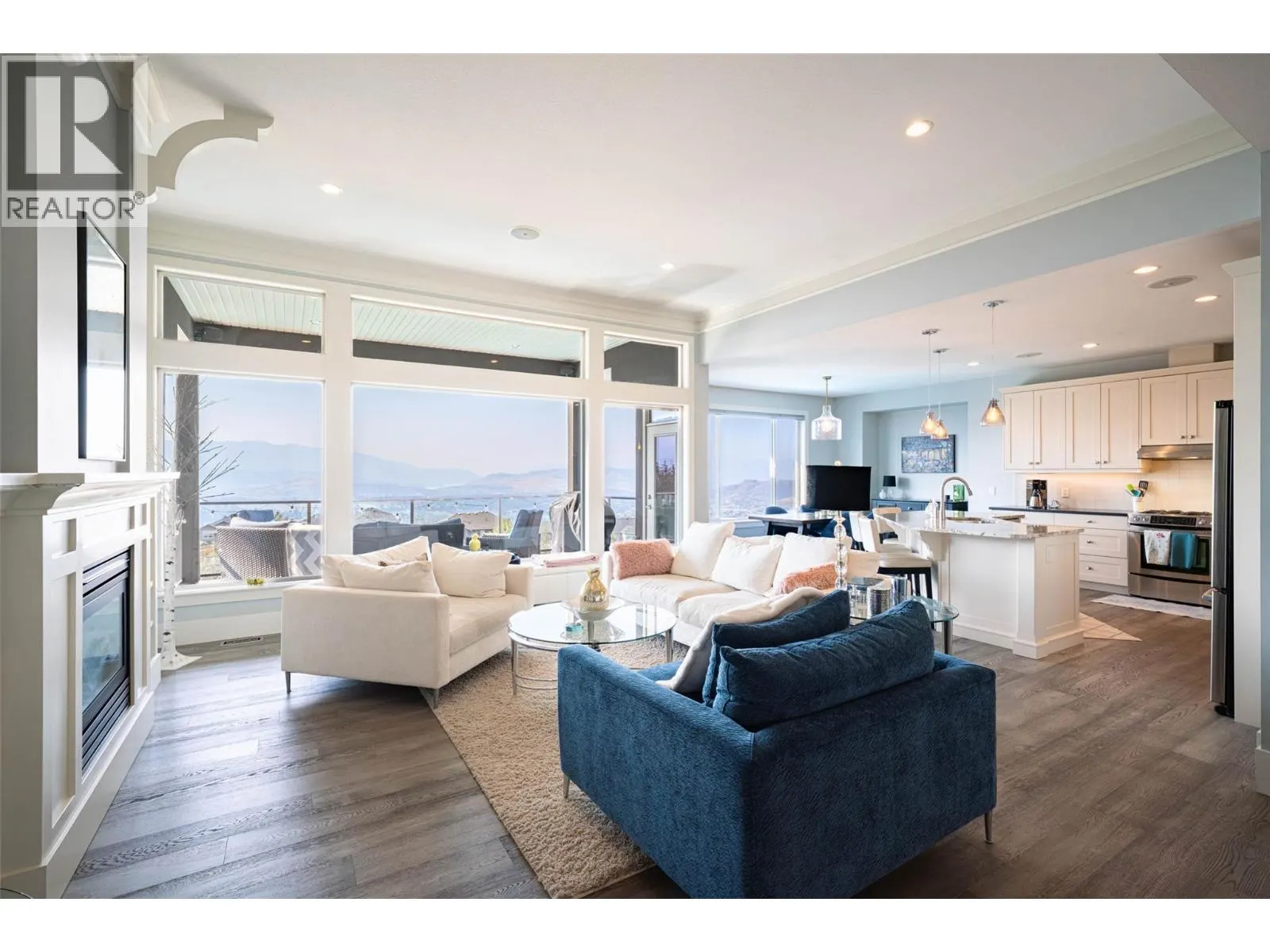 6905 Foothills Drive