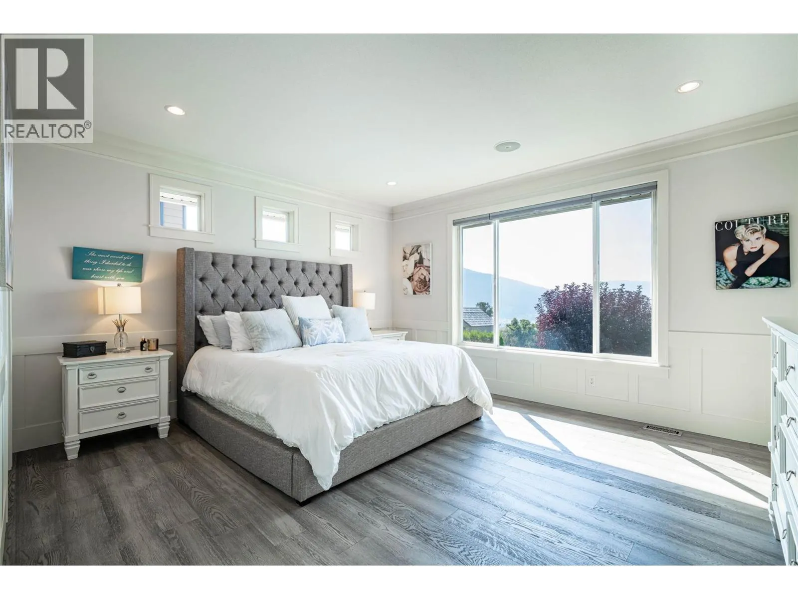 6905 Foothills Drive