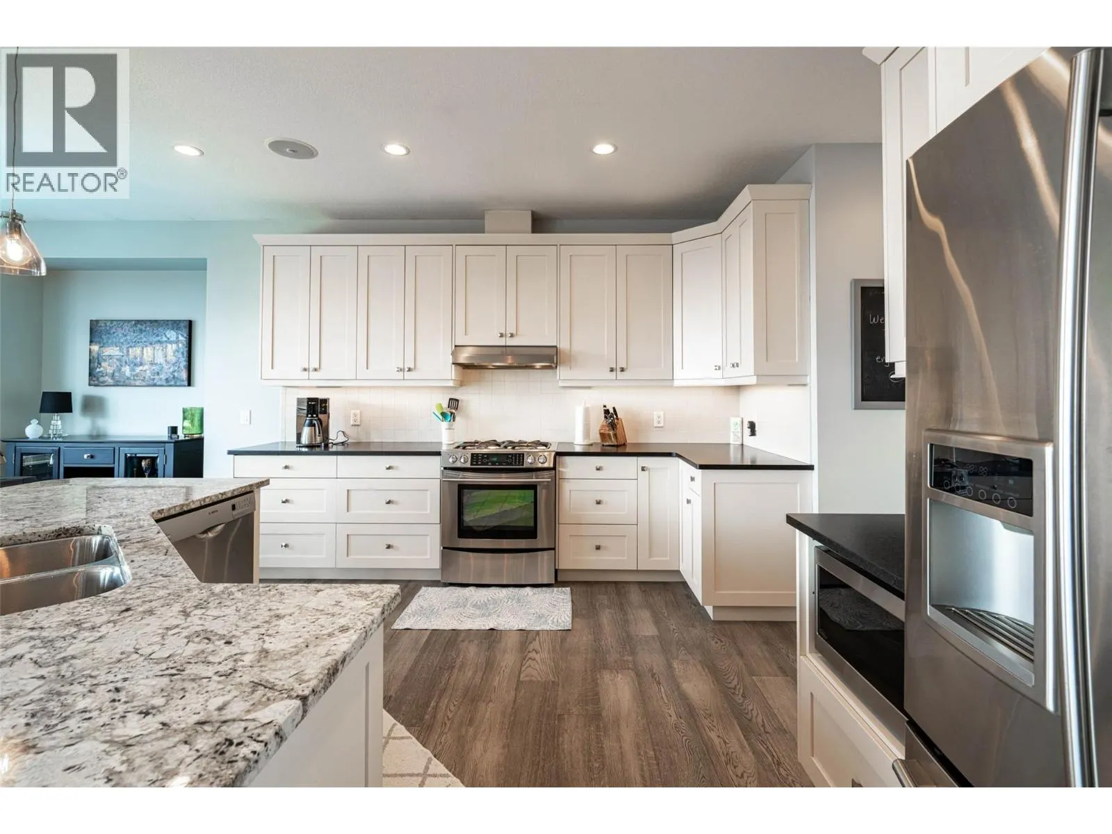 6905 Foothills Drive