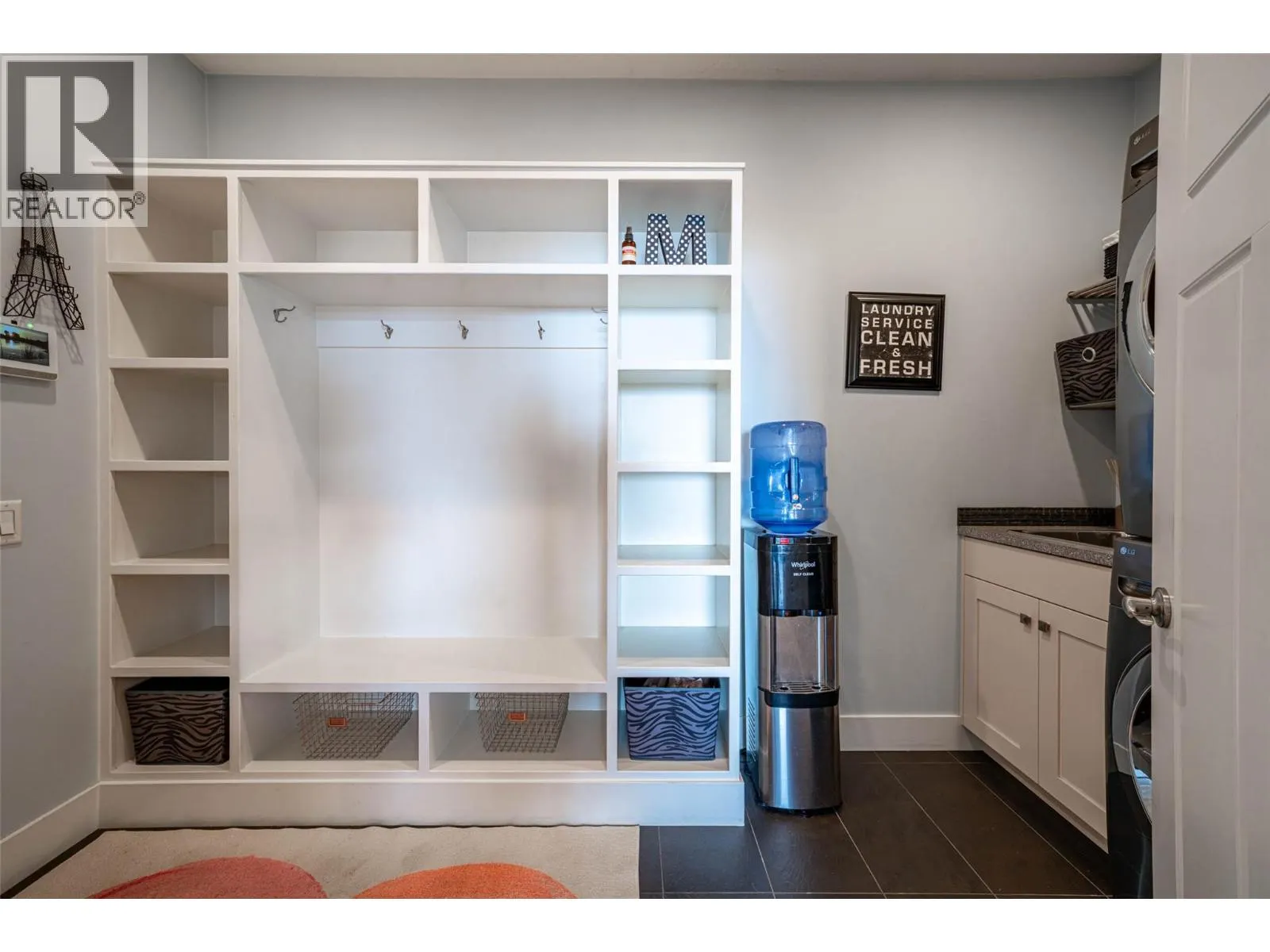 6905 Foothills Drive