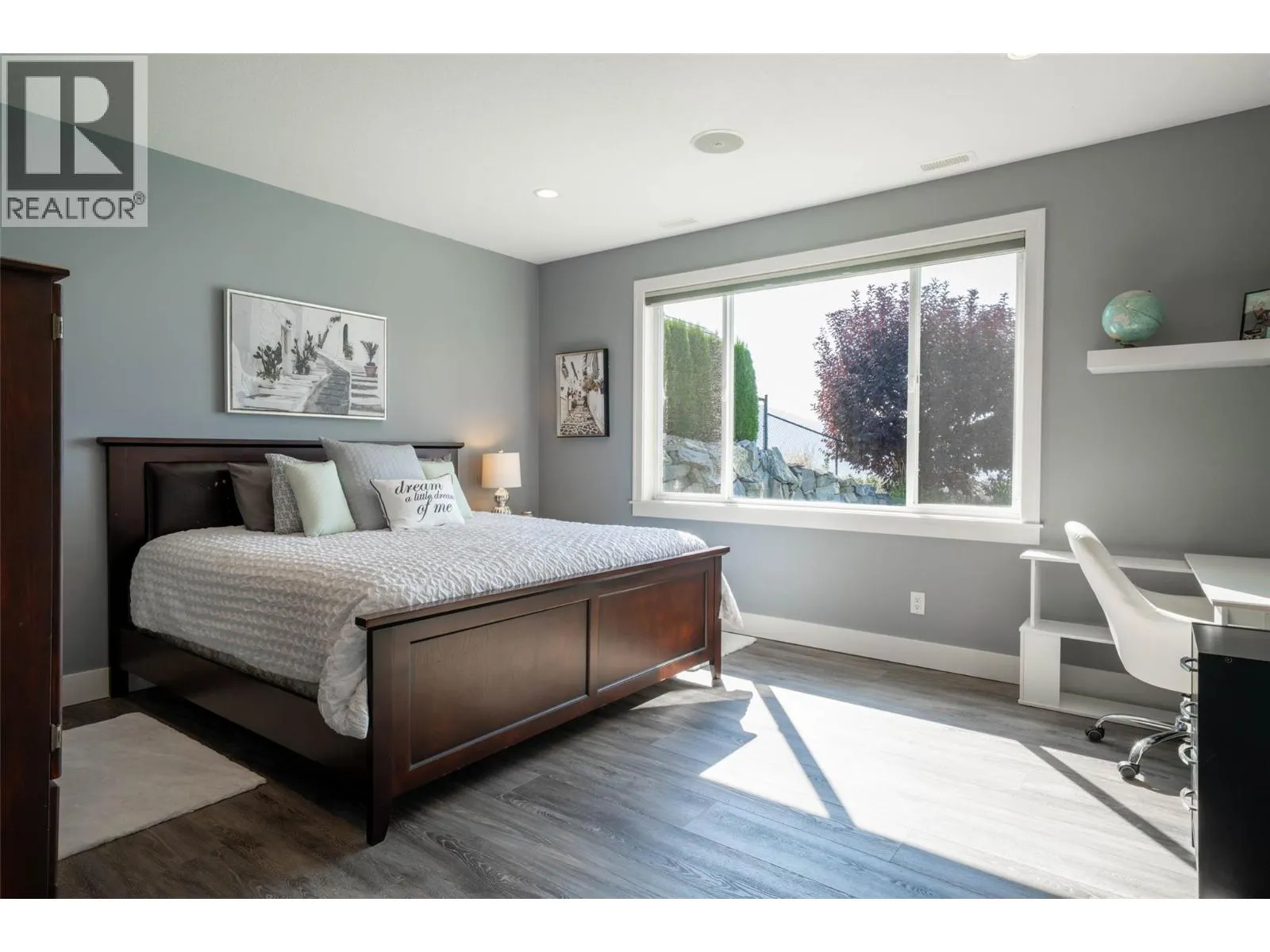 6905 Foothills Drive