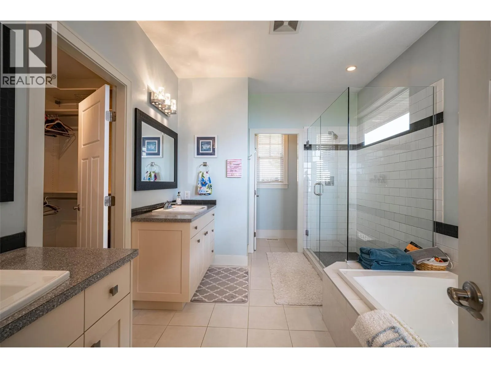 6905 Foothills Drive