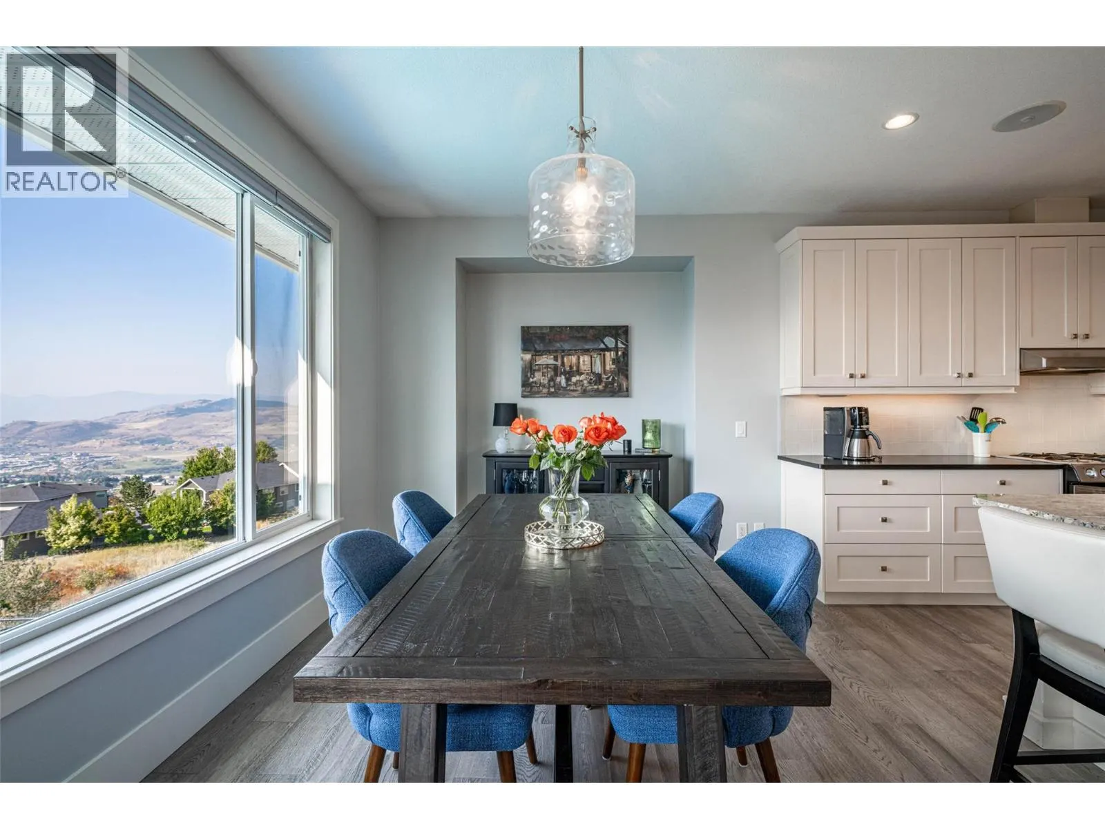 6905 Foothills Drive