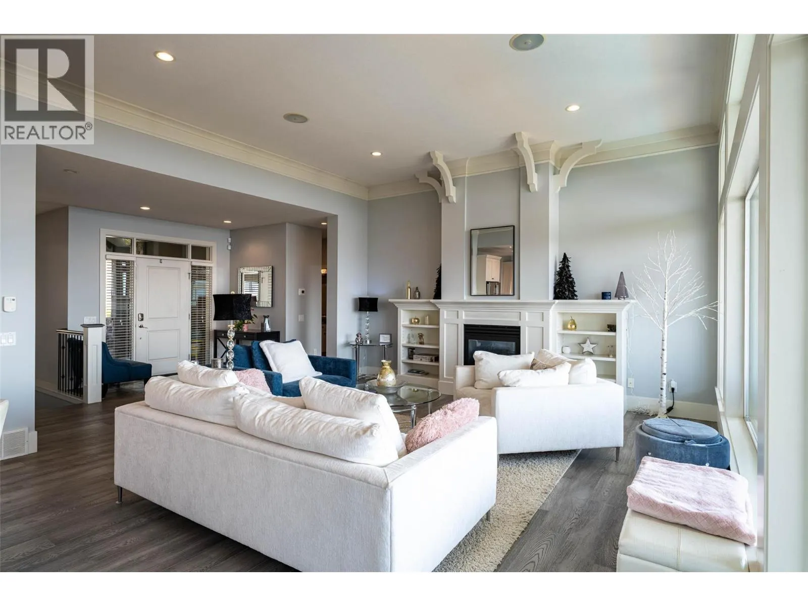 6905 Foothills Drive