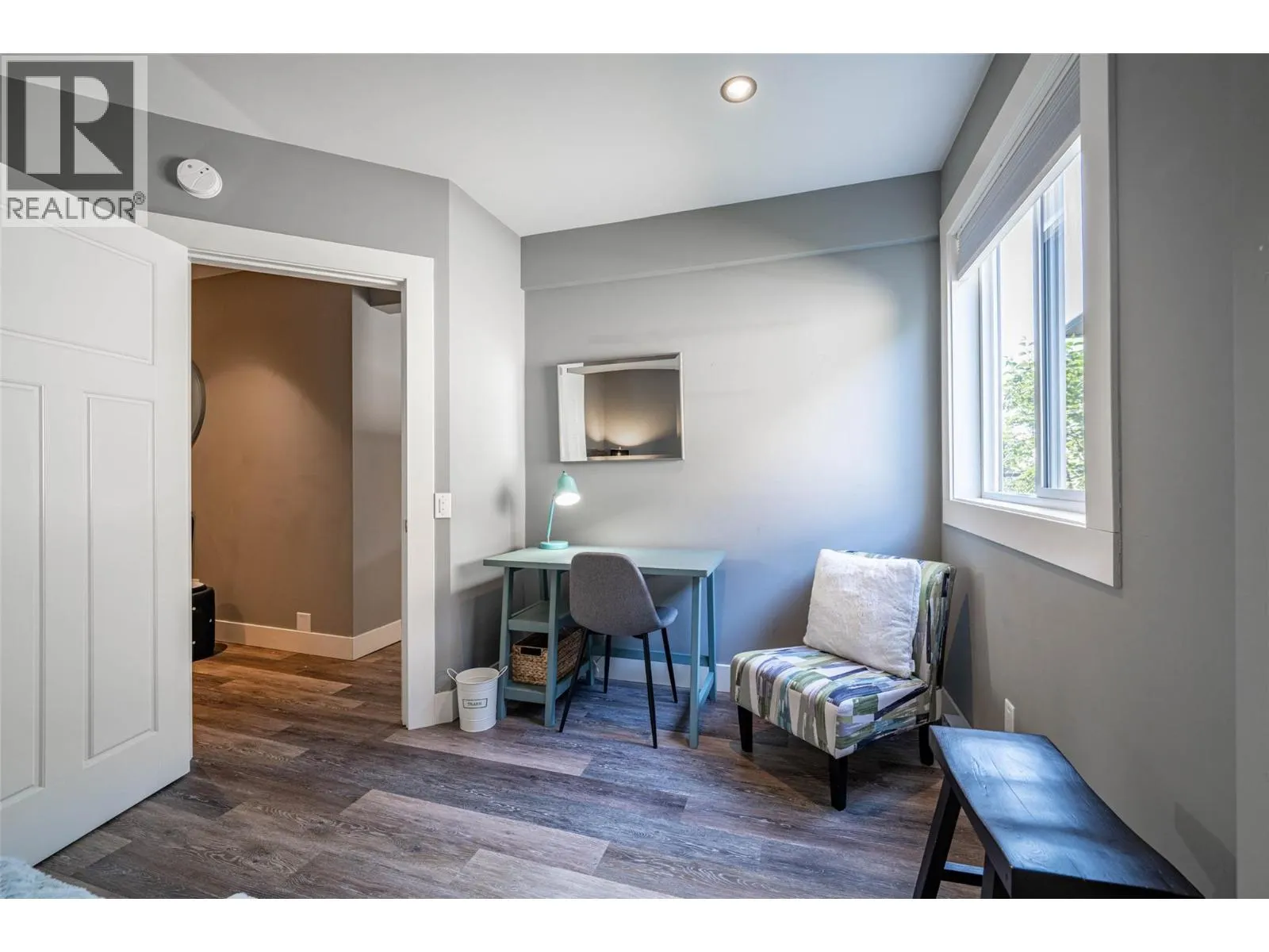 6905 Foothills Drive