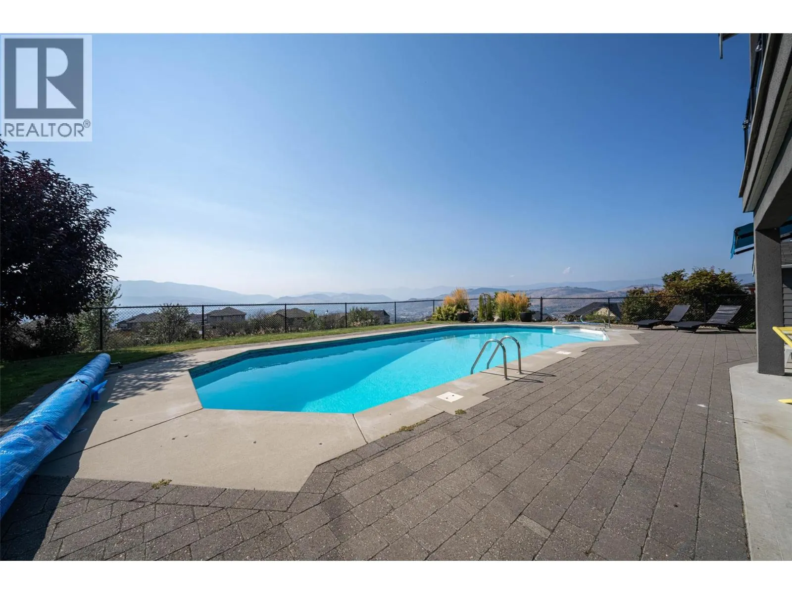 6905 Foothills Drive