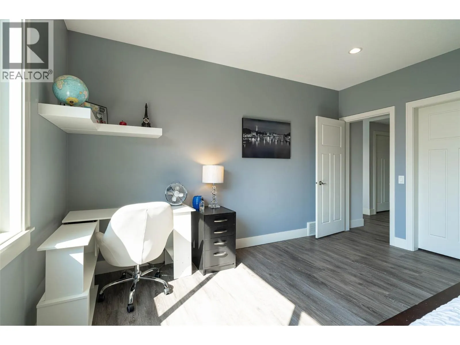 6905 Foothills Drive