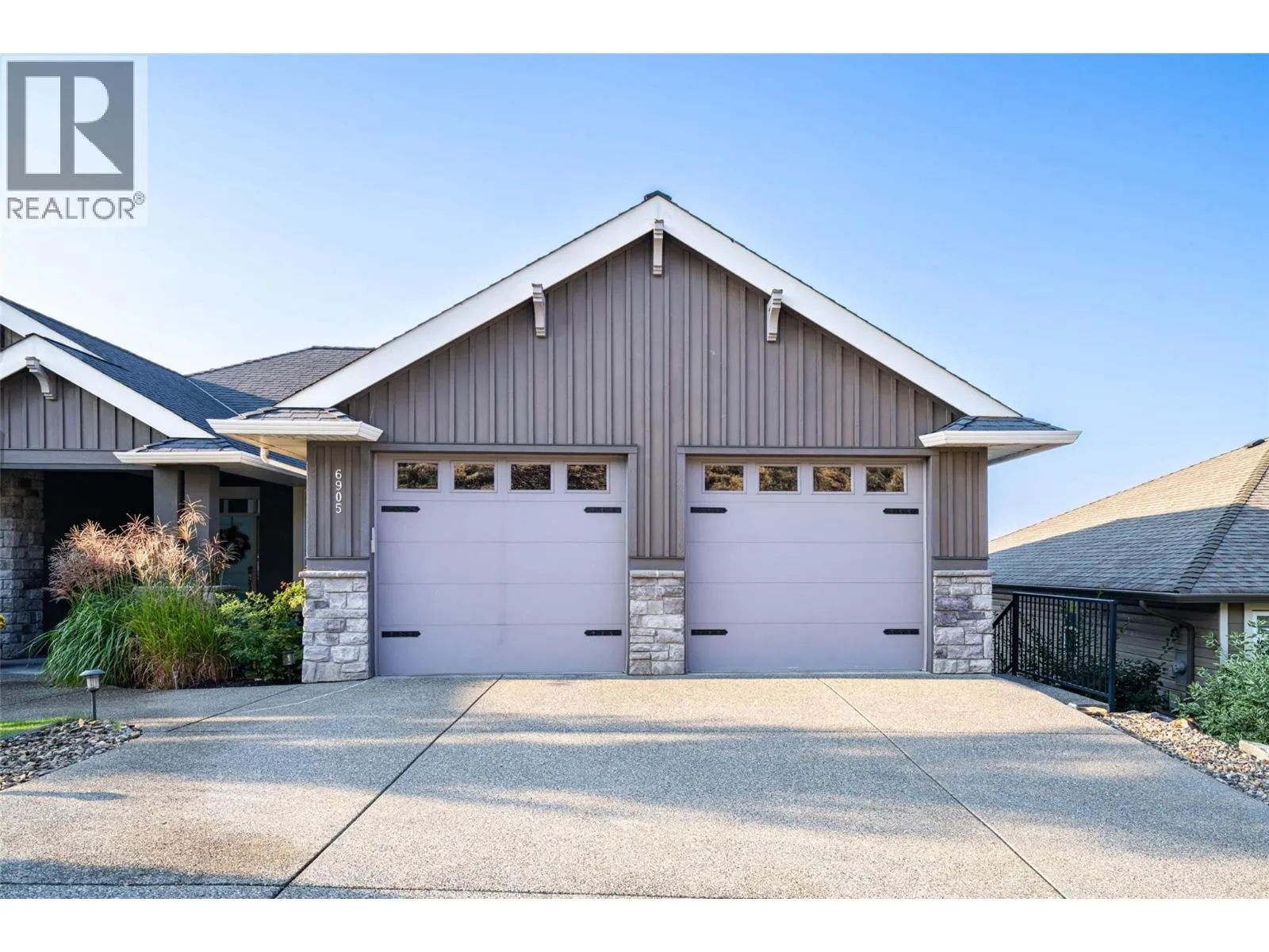 6905 Foothills Drive